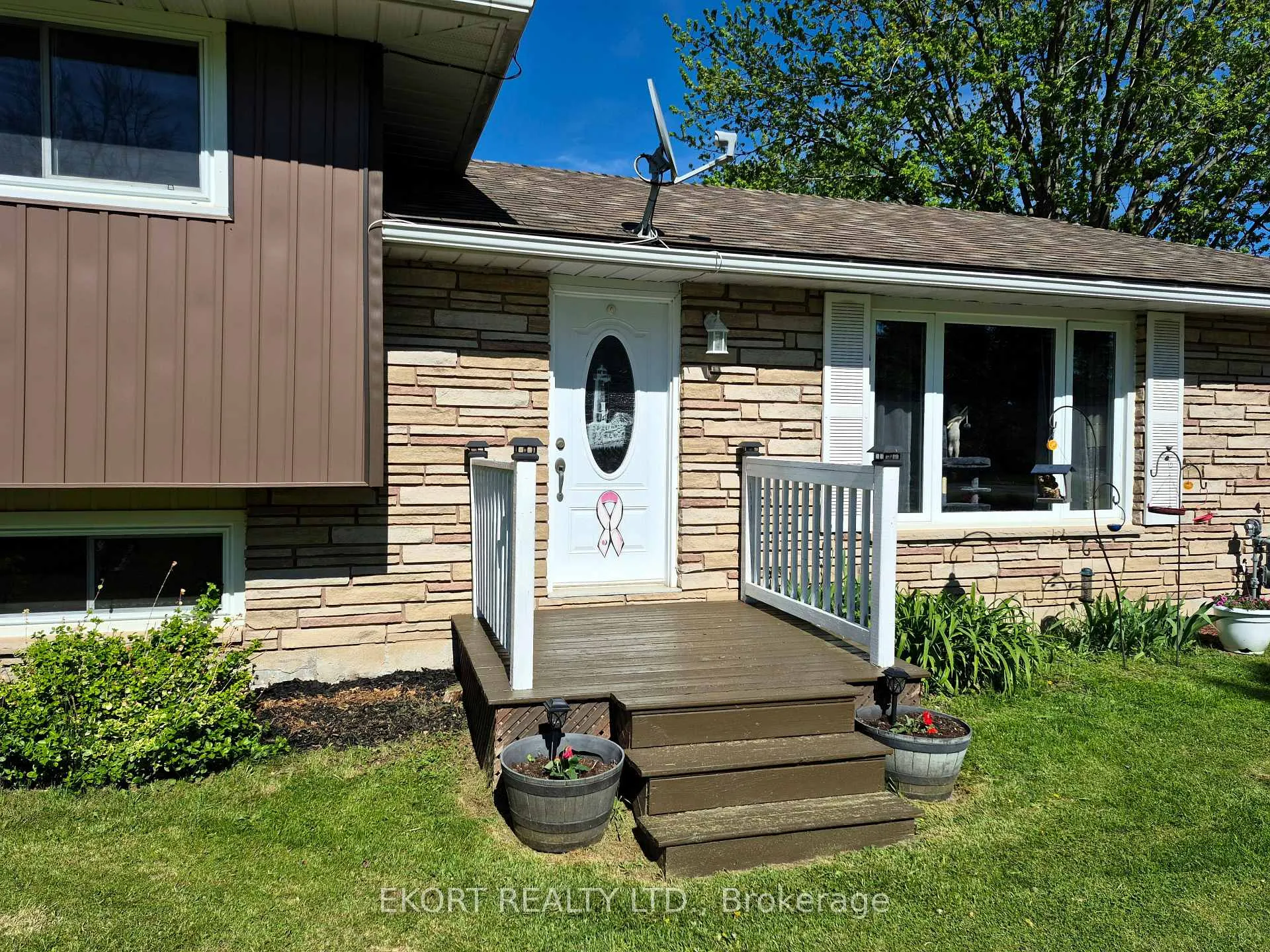 Photo 2 of 2328 Wallbridge-Loy Rd, Quinte West, Sidney Ward — HOMEH