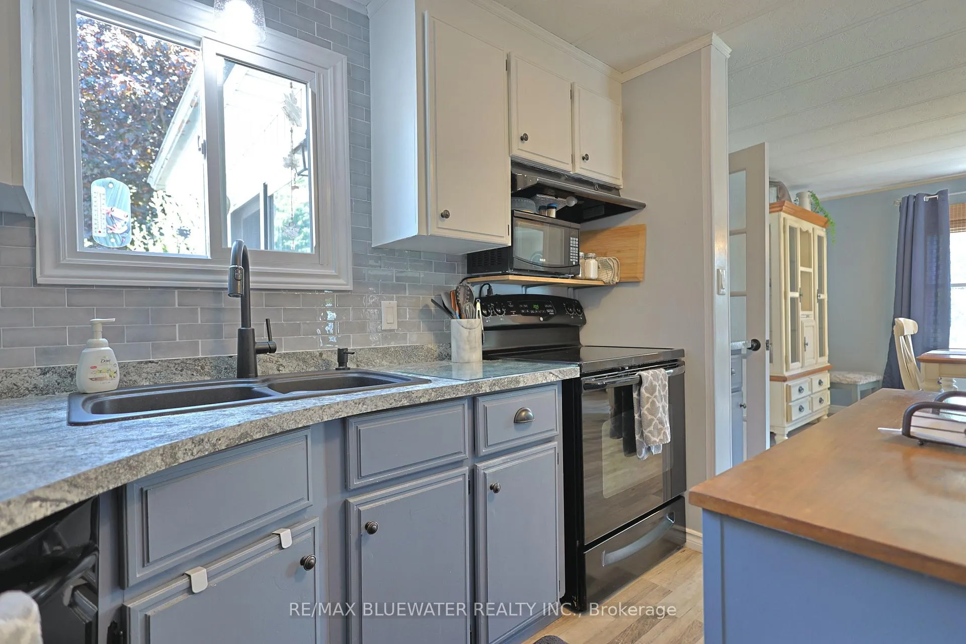 Photo 20 of 114 Pebble Beach Parkway, South Huron, Stephen — HOMEH