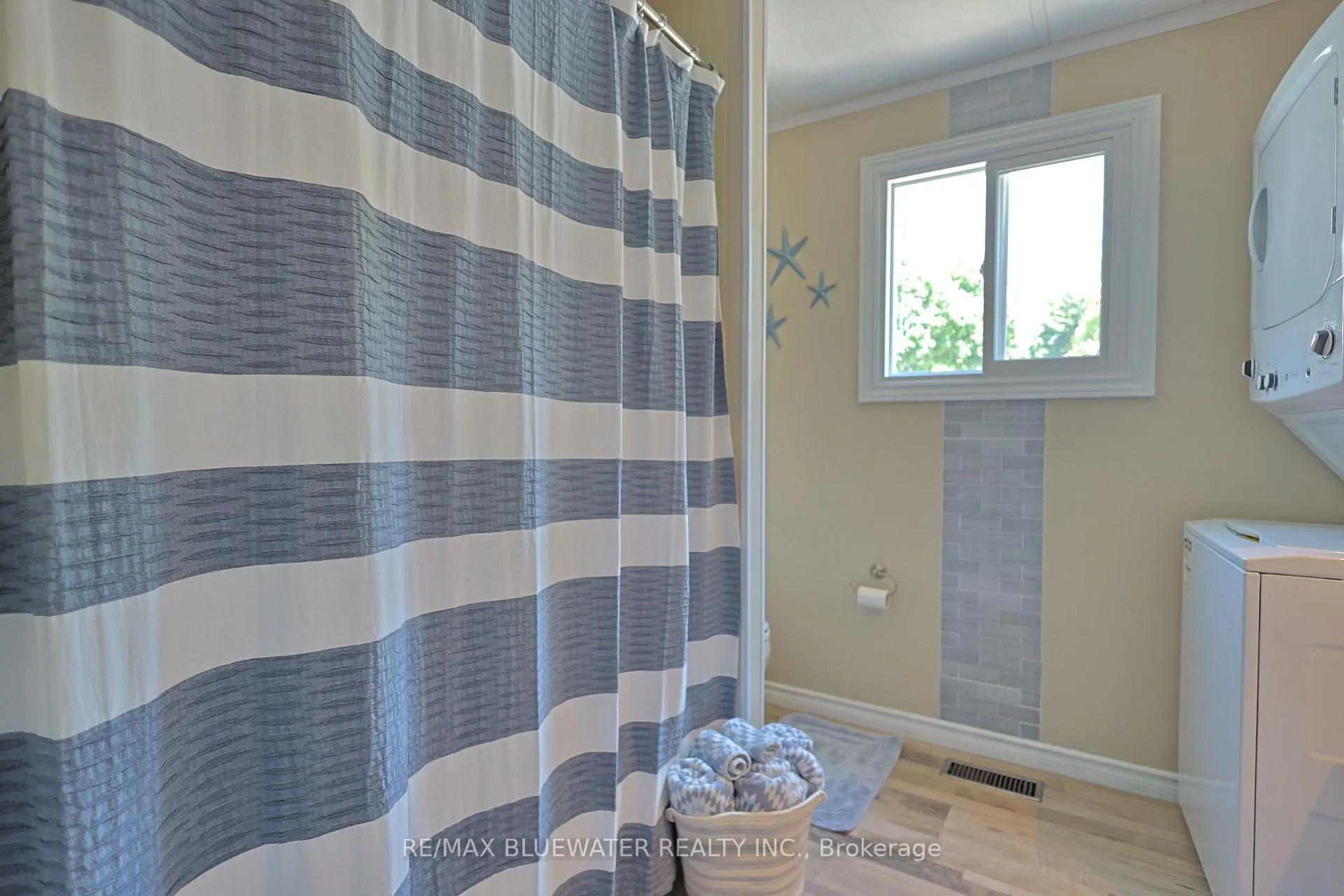 Photo 31 of 114 Pebble Beach Parkway, South Huron, Stephen — HOMEH