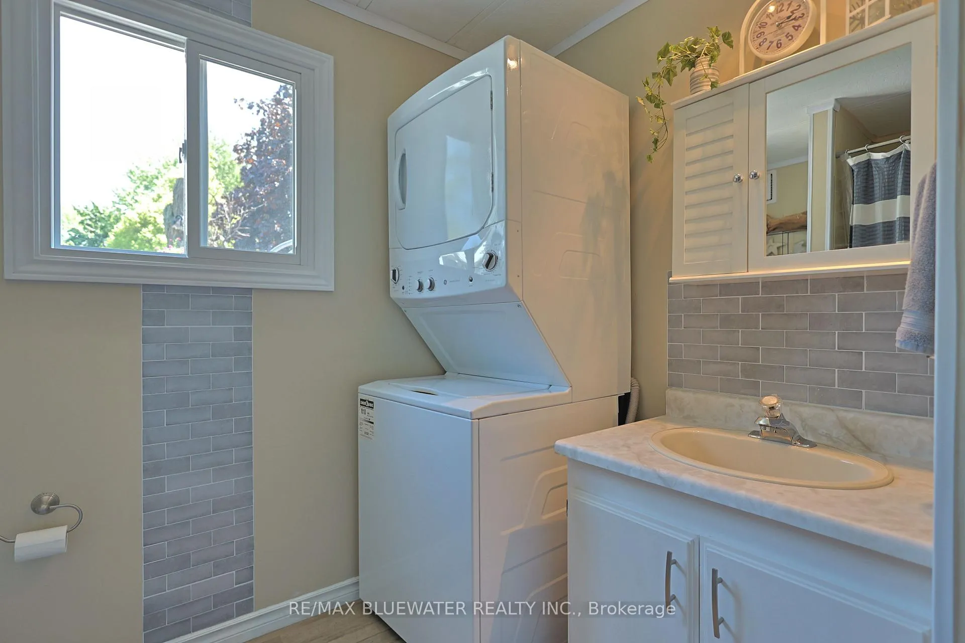 Photo 32 of 114 Pebble Beach Parkway, South Huron, Stephen — HOMEH
