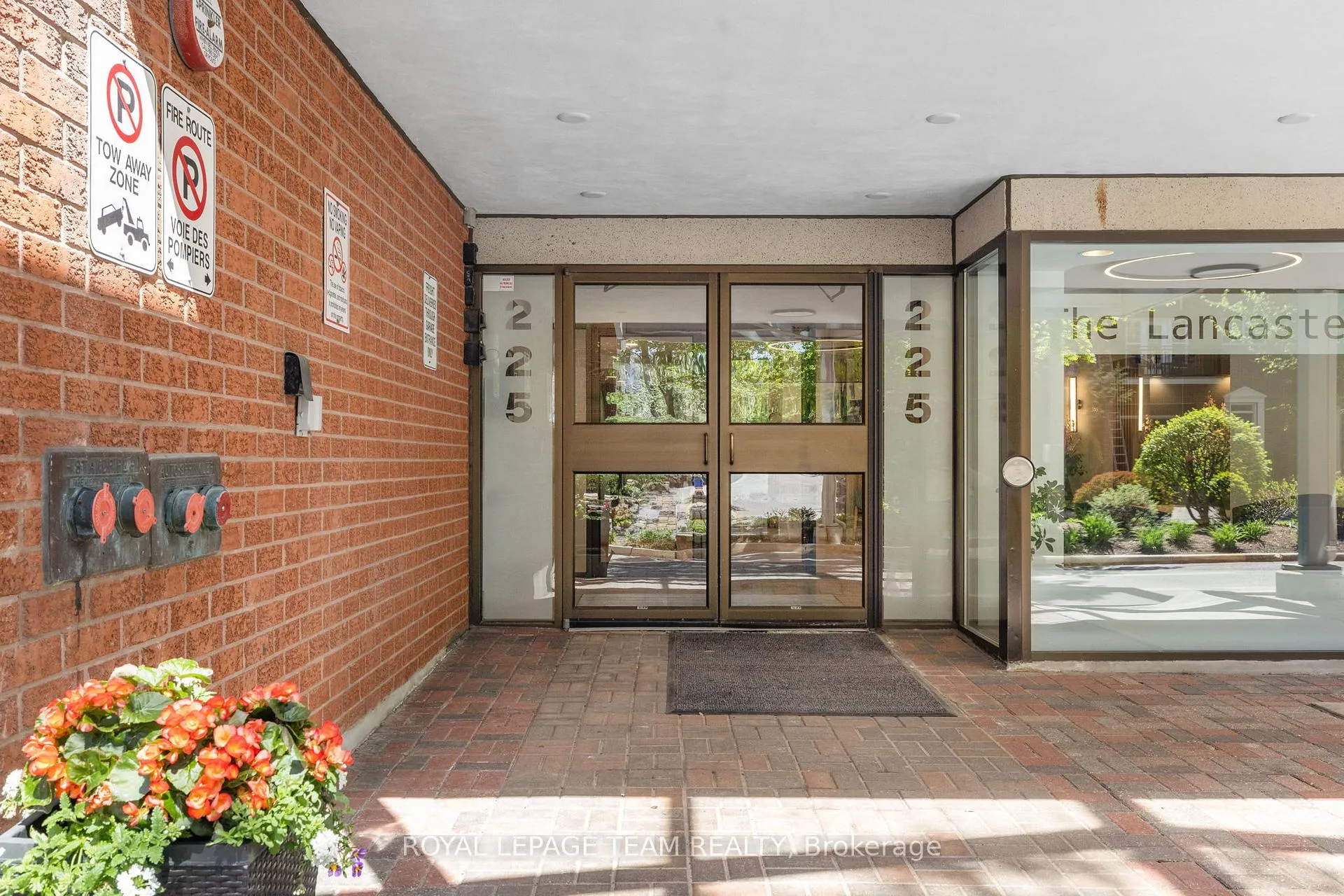 Photo 3 of Unit 301, 225 Alvin Road, Ottawa, Manor Park — HOMEH