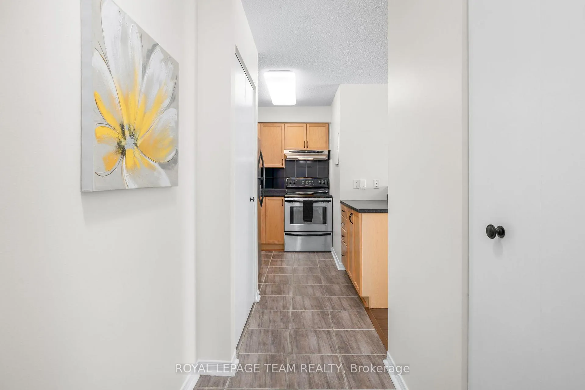 Photo 8 of Unit 301, 225 Alvin Road, Ottawa, Manor Park — HOMEH