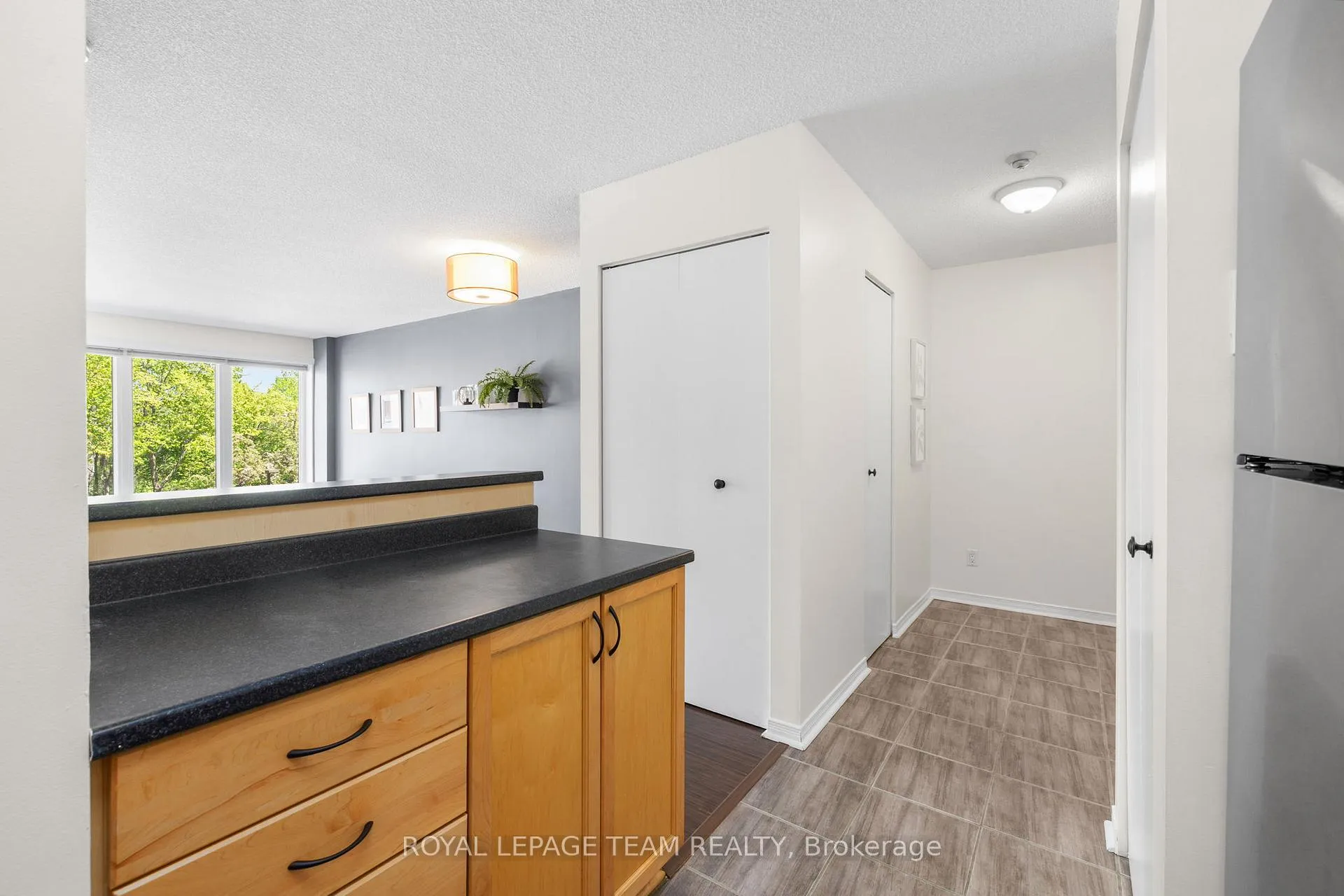Photo 11 of Unit 301, 225 Alvin Road, Ottawa, Manor Park — HOMEH