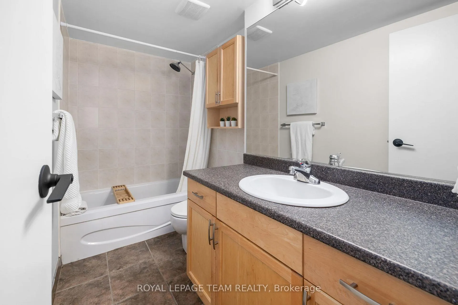 Photo 19 of Unit 301, 225 Alvin Road, Ottawa, Manor Park — HOMEH