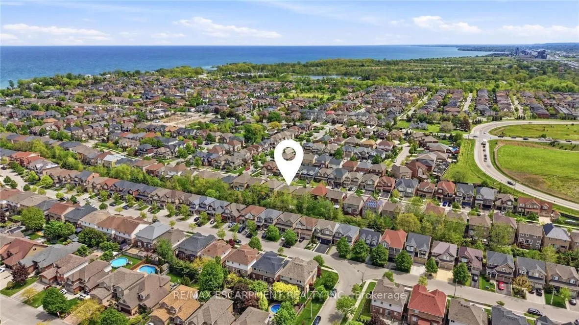 Photo 48 of 148 Montreal Circle, Hamilton, Winona Park — HOMEH