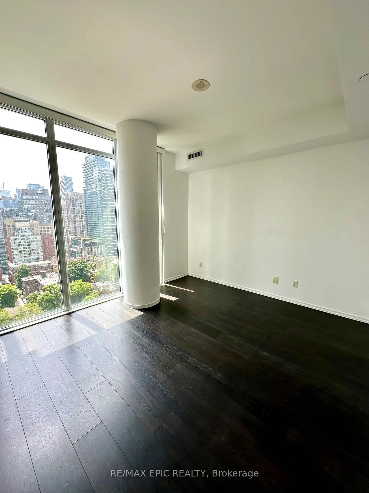 Photo 4 of Unit 1703, 75 St Nicholas Street, Toronto, Bay Street Corridor — HOMEH