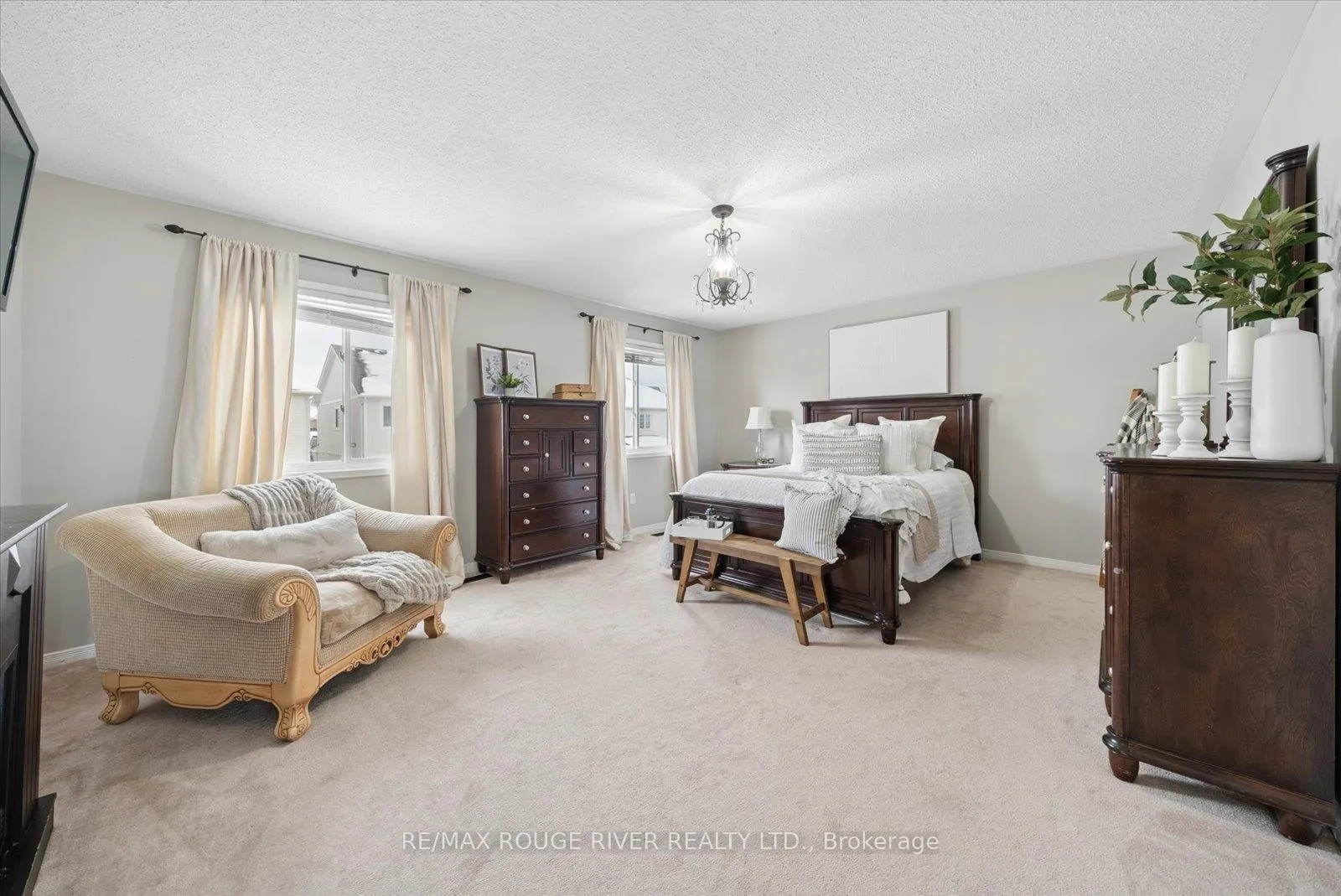 Photo 15 of 58 Bons Avenue, Clarington, Bowmanville — HOMEH