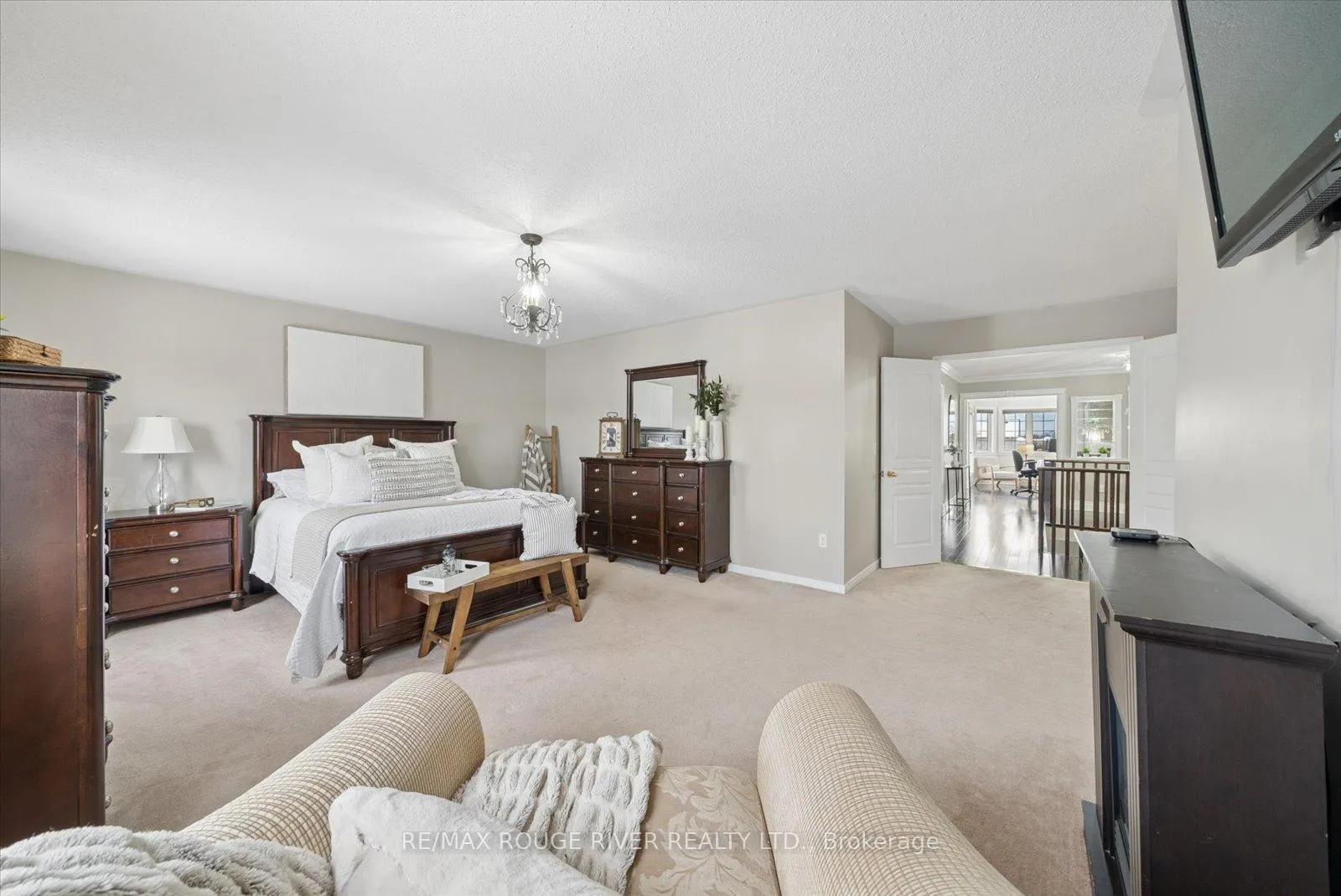 Photo 16 of 58 Bons Avenue, Clarington, Bowmanville — HOMEH
