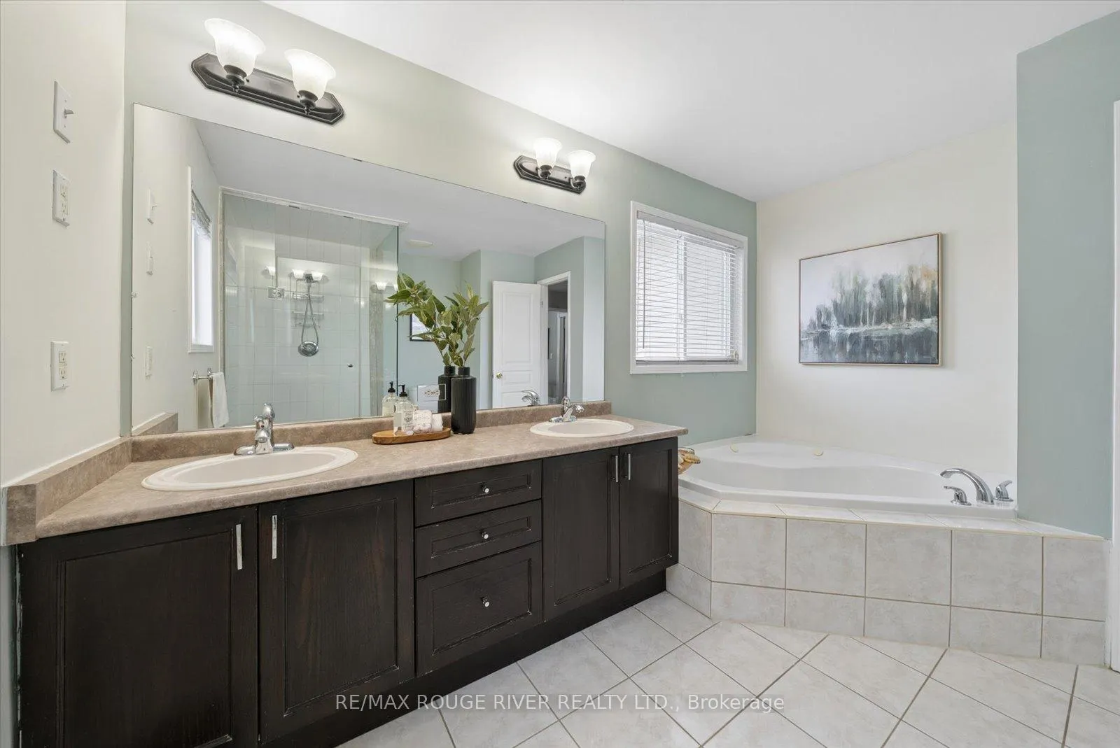 Photo 17 of 58 Bons Avenue, Clarington, Bowmanville — HOMEH