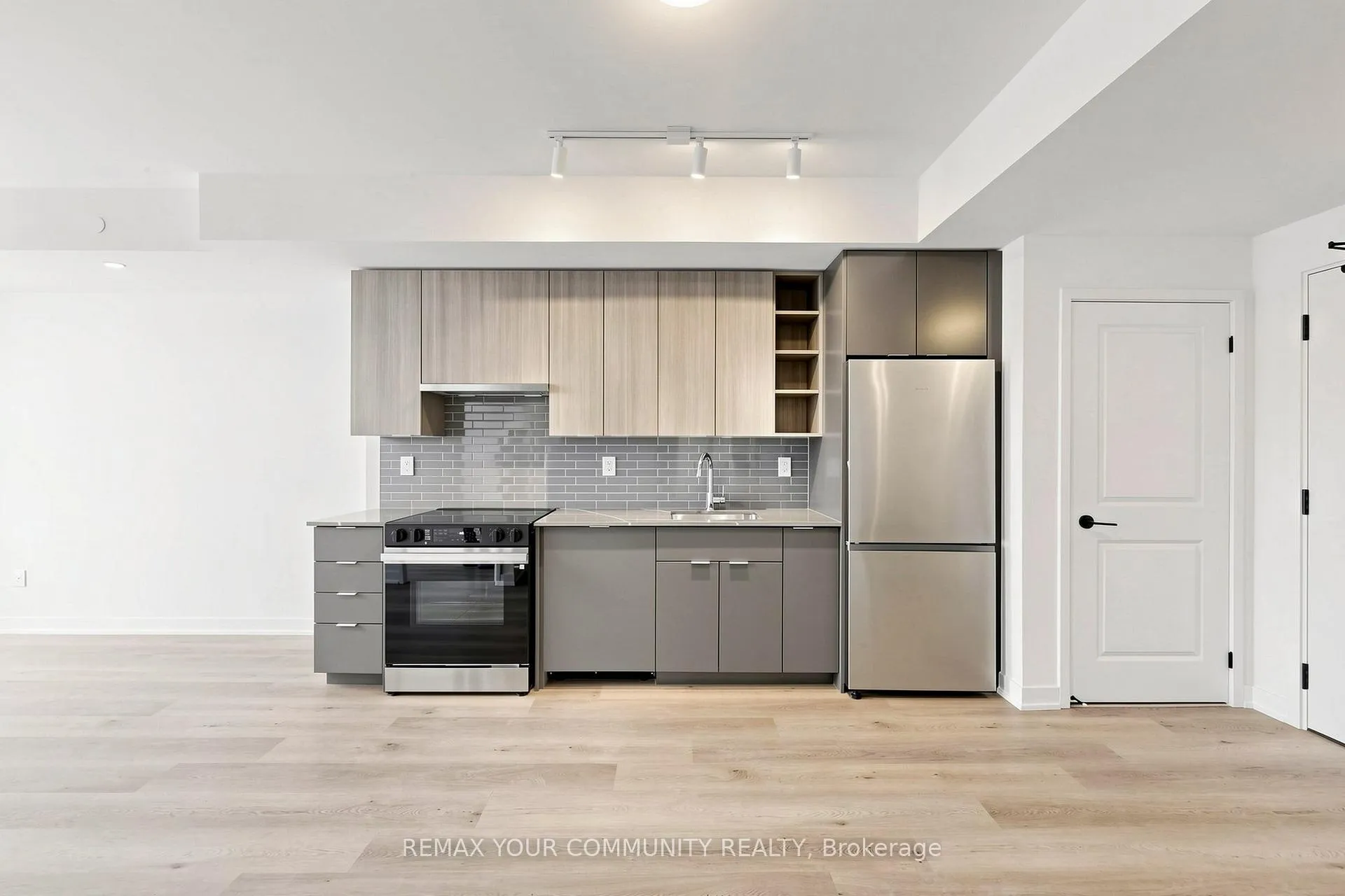 Photo 10 of Unit 1607, 2075 Lakeshore Road, Burlington, Brant — HOMEH