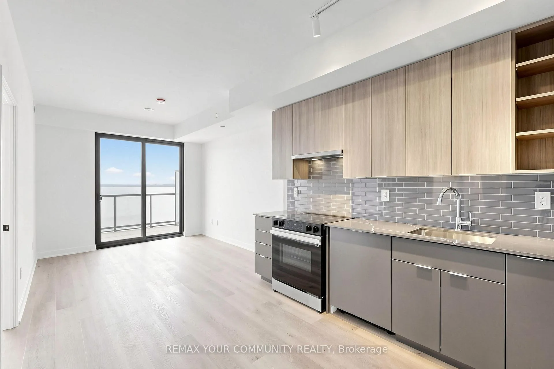 Photo 11 of Unit 1607, 2075 Lakeshore Road, Burlington, Brant — HOMEH