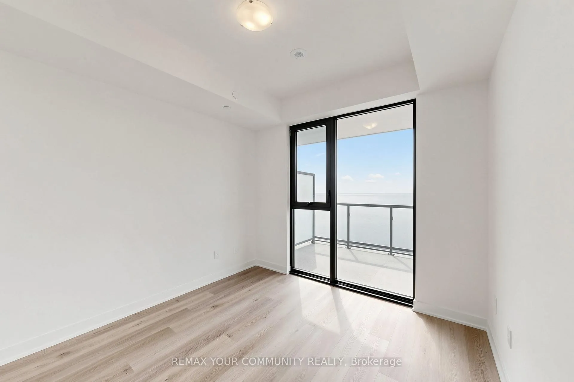 Photo 14 of Unit 1607, 2075 Lakeshore Road, Burlington, Brant — HOMEH