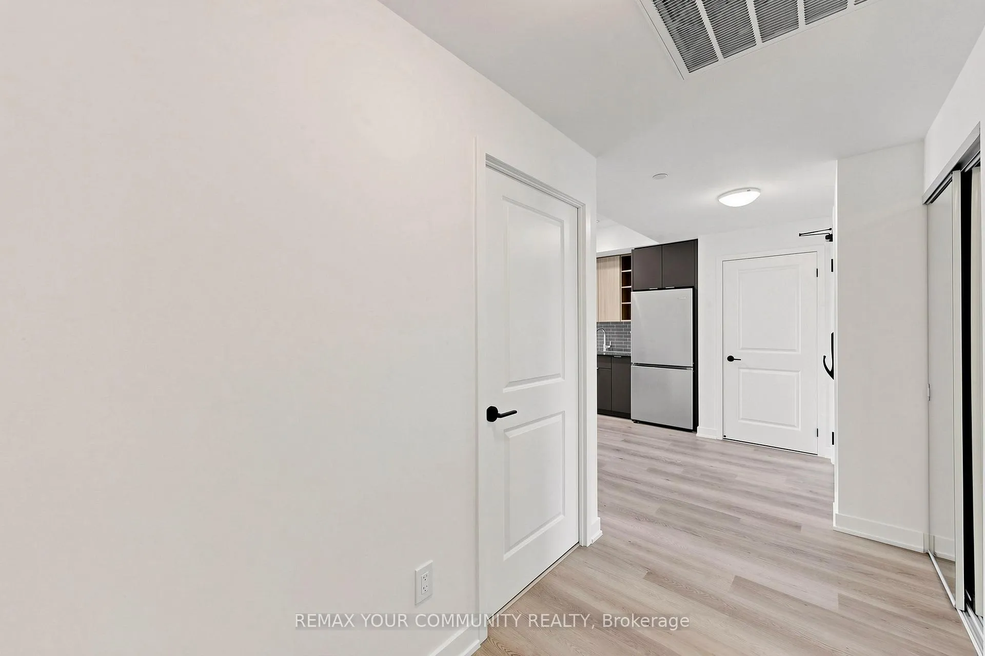 Photo 22 of Unit 1607, 2075 Lakeshore Road, Burlington, Brant — HOMEH