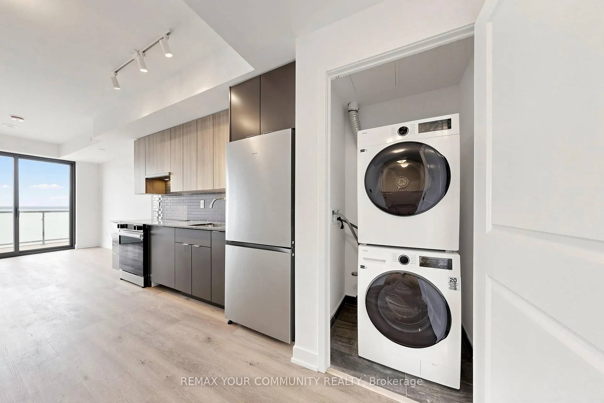 Photo 25 of Unit 1607, 2075 Lakeshore Road, Burlington, Brant — HOMEH