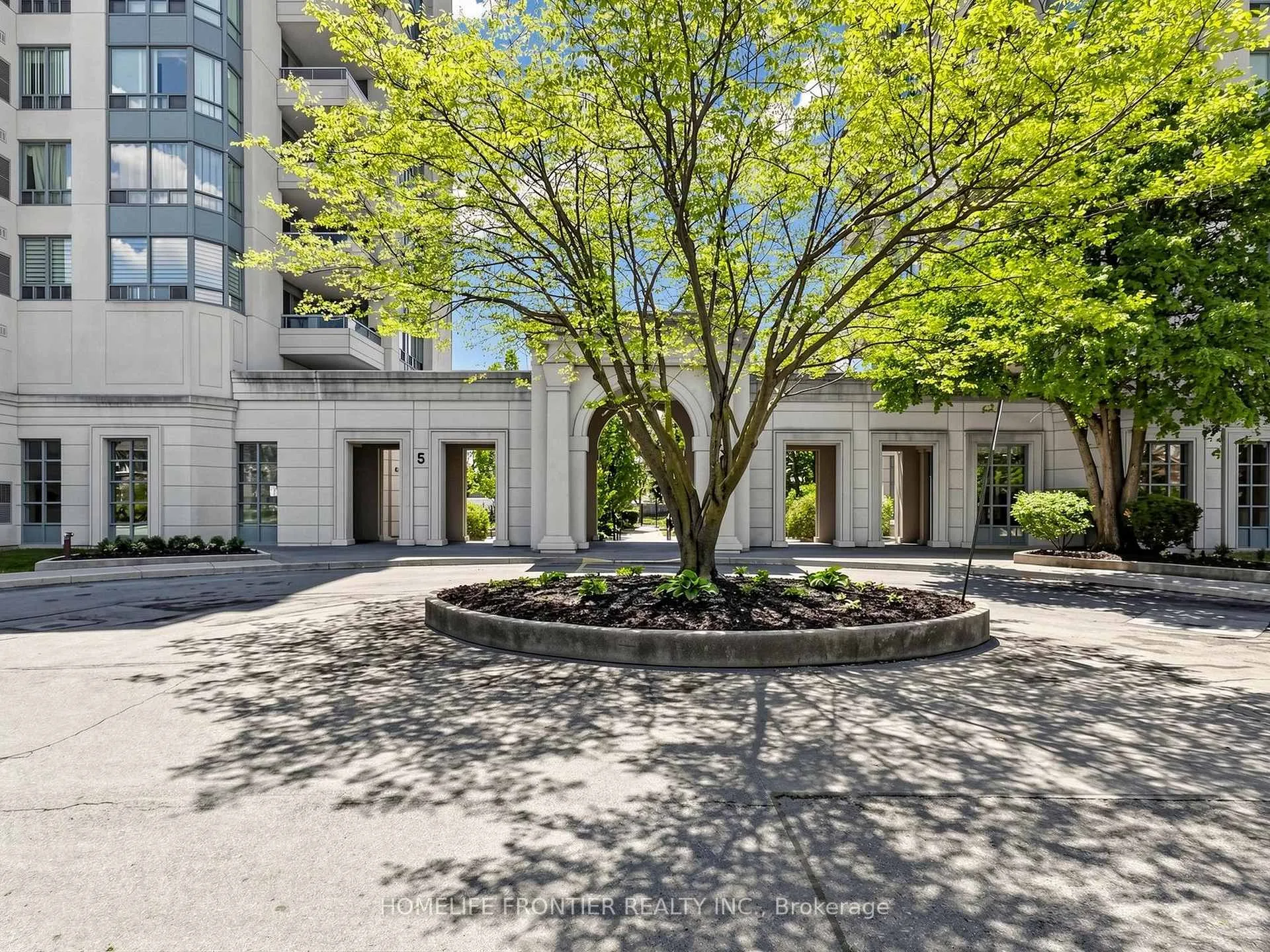 Photo 4 of Unit 310, 5 Emerald Lane, Vaughan, Crestwood-Springfarm-Yorkhill — HOMEH