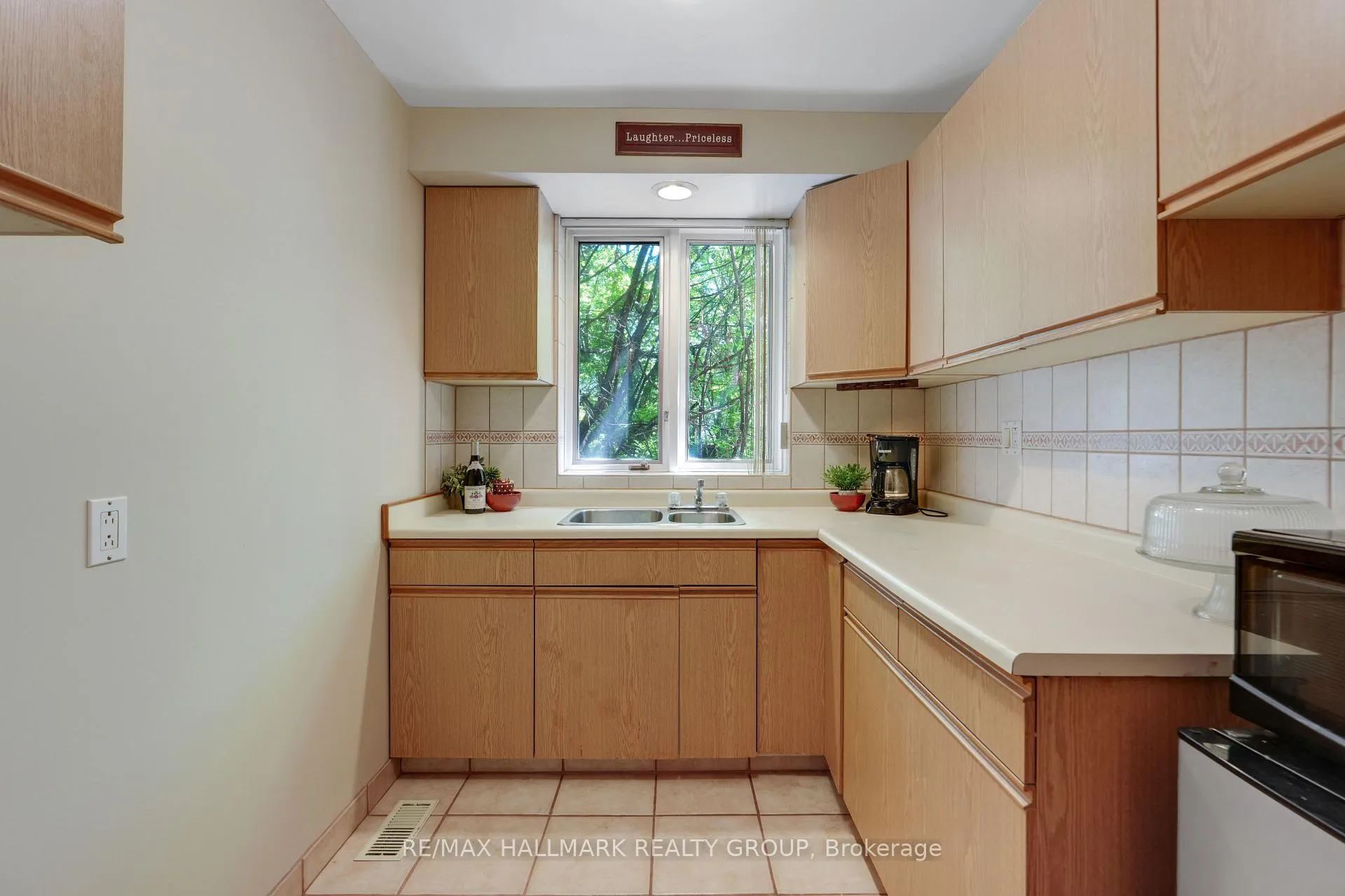 Photo 18 of 10 Coxford Street, Ottawa, Rothwell Heights — HOMEH