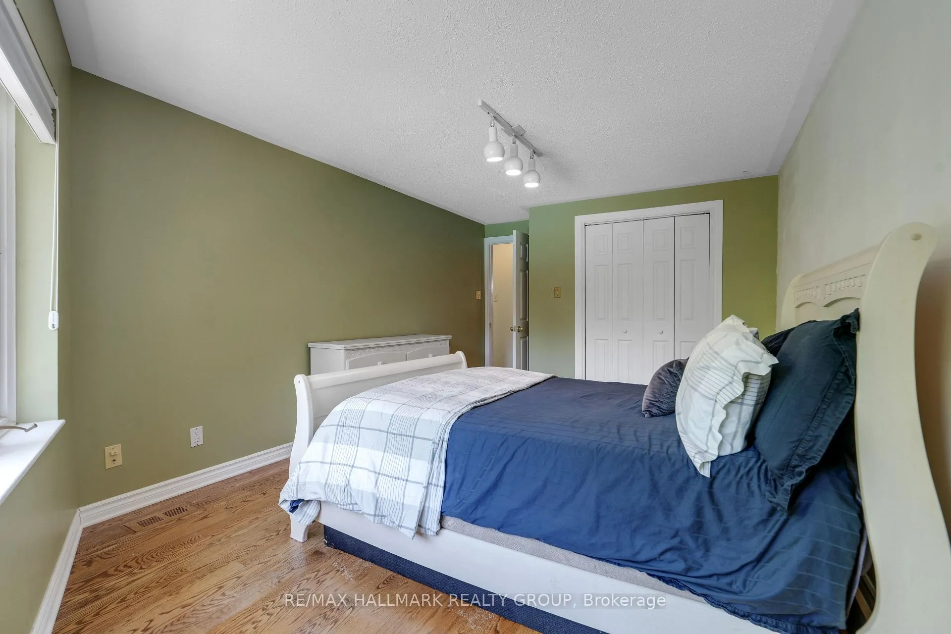 Photo 24 of 10 Coxford Street, Ottawa, Rothwell Heights — HOMEH
