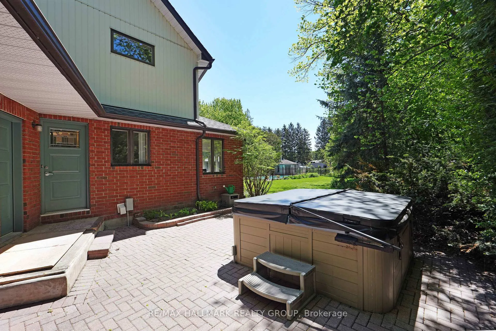 Photo 39 of 10 Coxford Street, Ottawa, Rothwell Heights — HOMEH