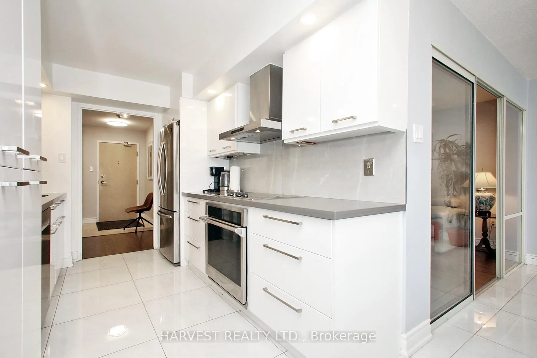 Photo 8 of Unit 1402, 7 Townsgate Drive, Vaughan, Crestwood-Springfarm-Yorkhill — HOMEH