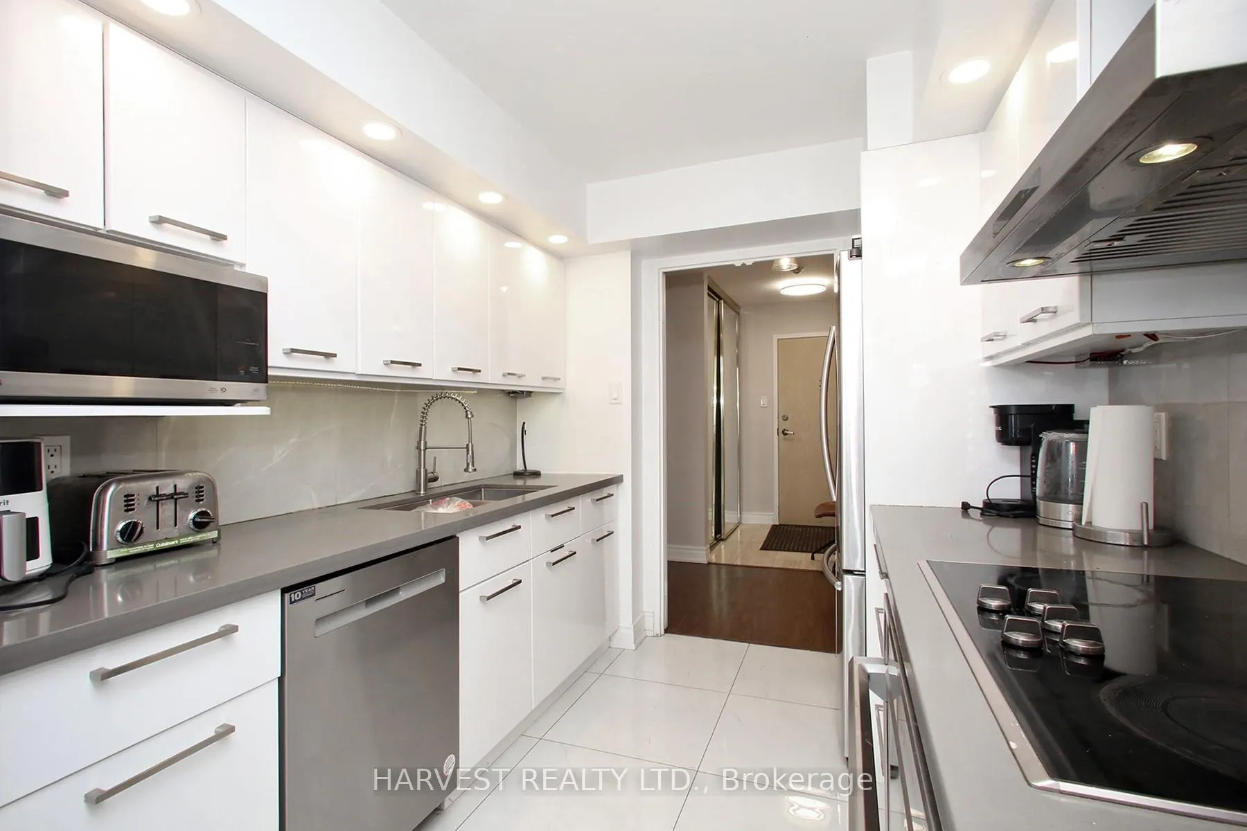 Photo 9 of Unit 1402, 7 Townsgate Drive, Vaughan, Crestwood-Springfarm-Yorkhill — HOMEH