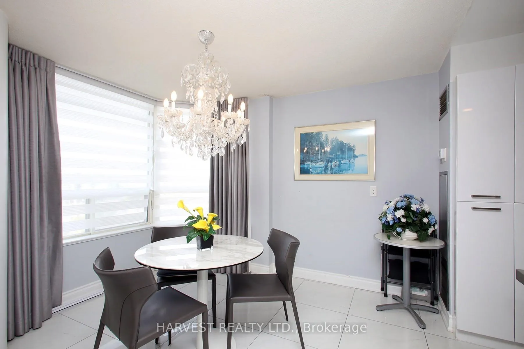 Photo 13 of Unit 1402, 7 Townsgate Drive, Vaughan, Crestwood-Springfarm-Yorkhill — HOMEH