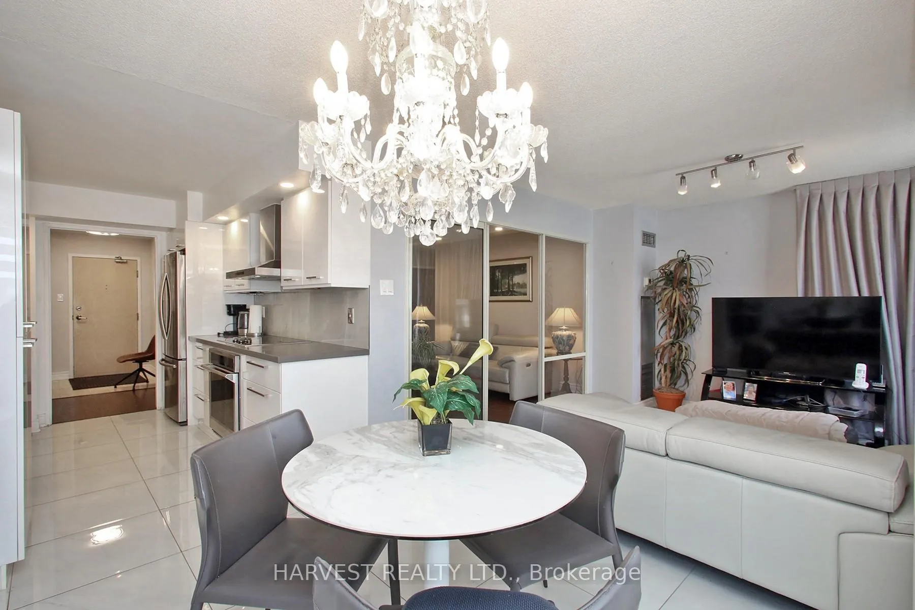 Photo 14 of Unit 1402, 7 Townsgate Drive, Vaughan, Crestwood-Springfarm-Yorkhill — HOMEH