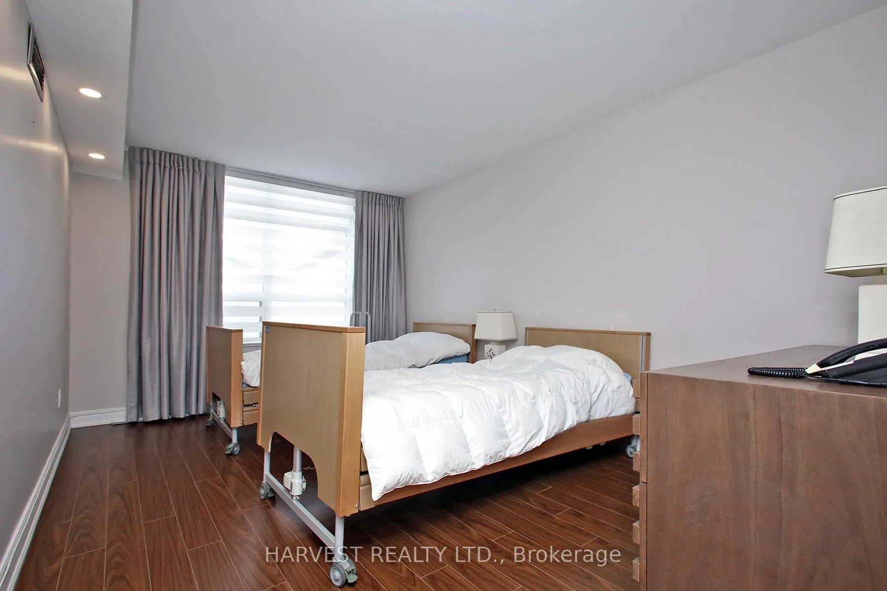 Photo 27 of Unit 1402, 7 Townsgate Drive, Vaughan, Crestwood-Springfarm-Yorkhill — HOMEH