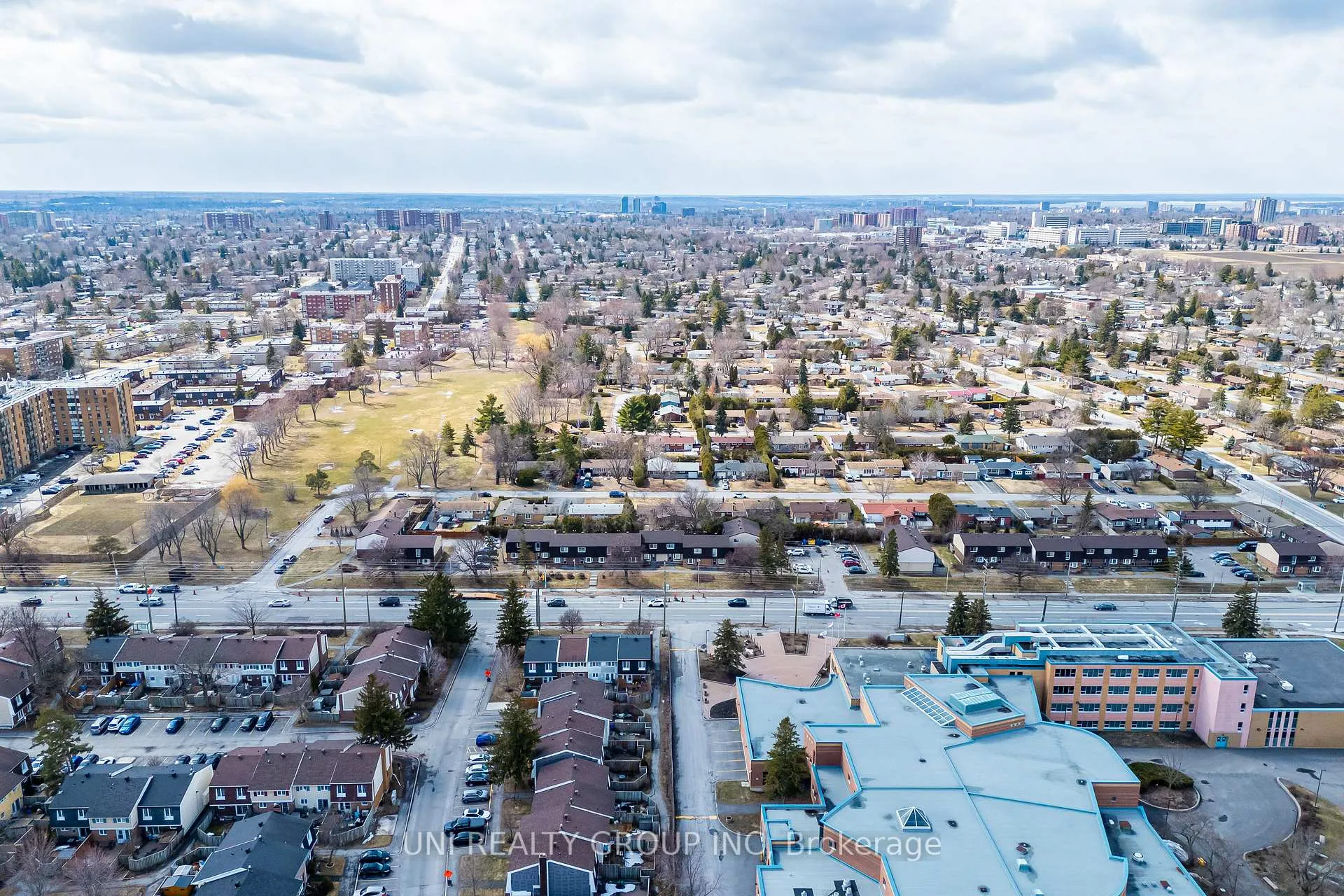Photo 41 of 17 Forest Park Avenue, Ottawa, City View/Skyline/Fisher Heights/Parkwood Hills — HOMEH