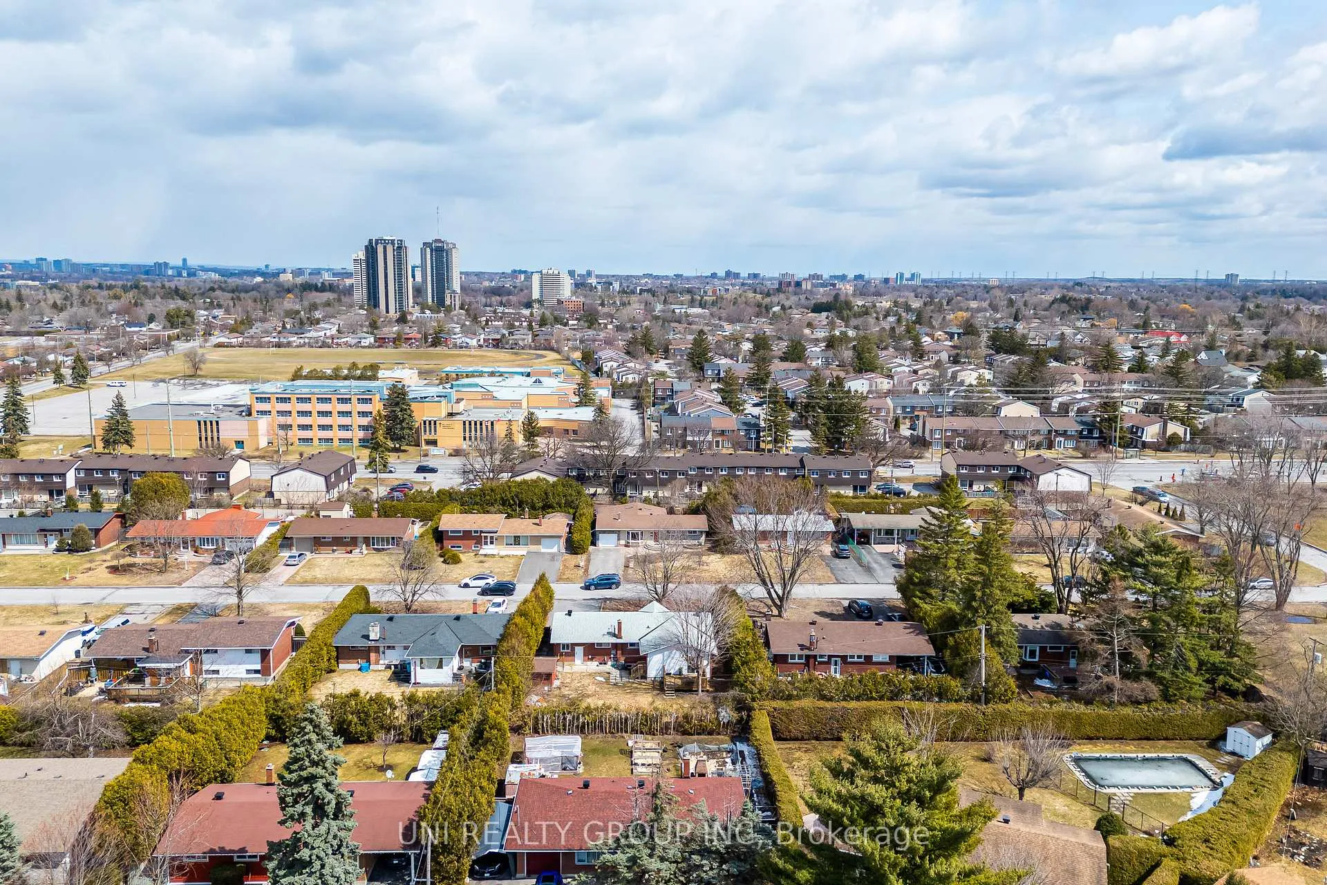Photo 42 of 17 Forest Park Avenue, Ottawa, City View/Skyline/Fisher Heights/Parkwood Hills — HOMEH