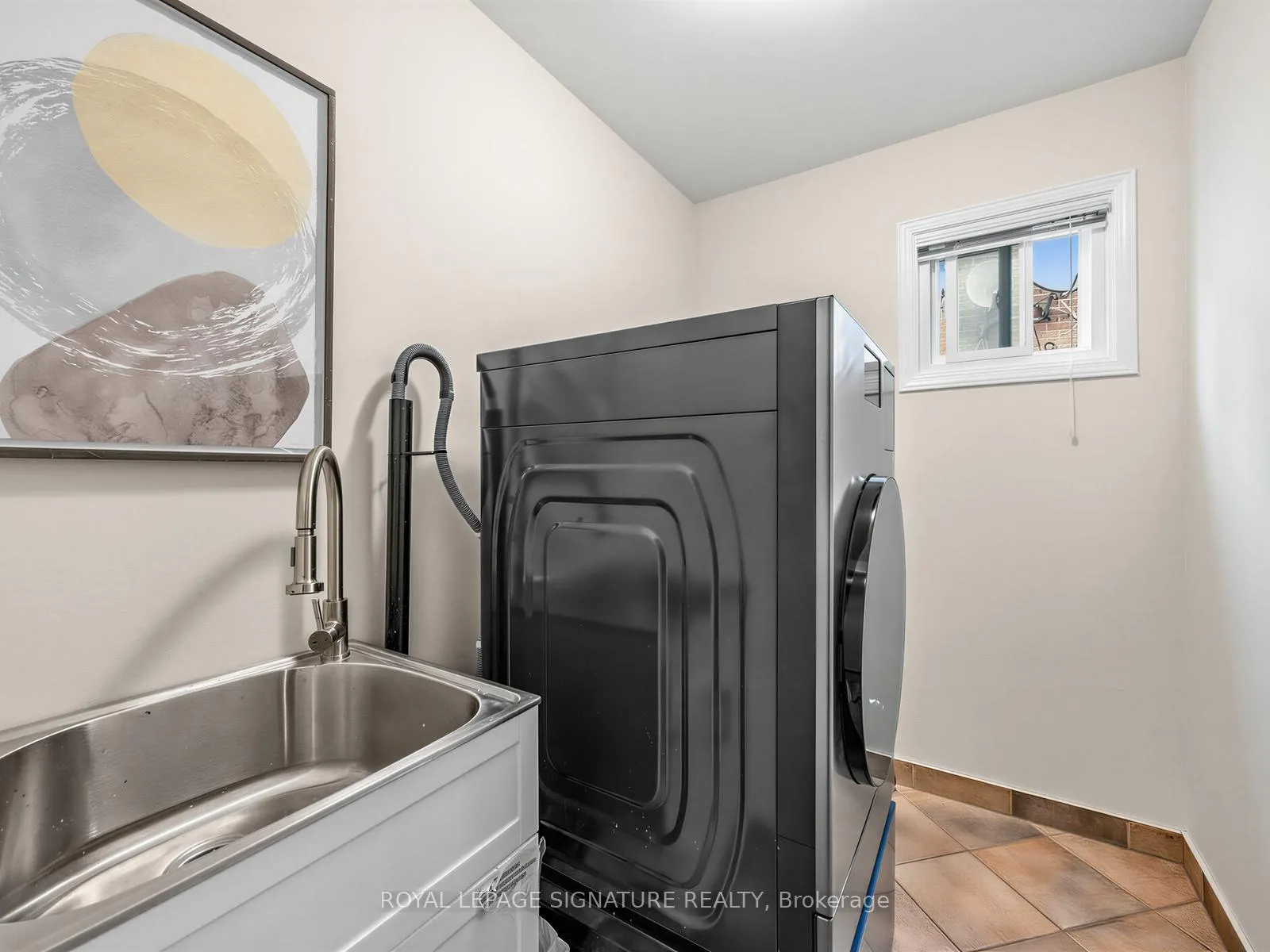 Photo 17 of 16 Ventris Drive, Ajax, Central West — HOMEH