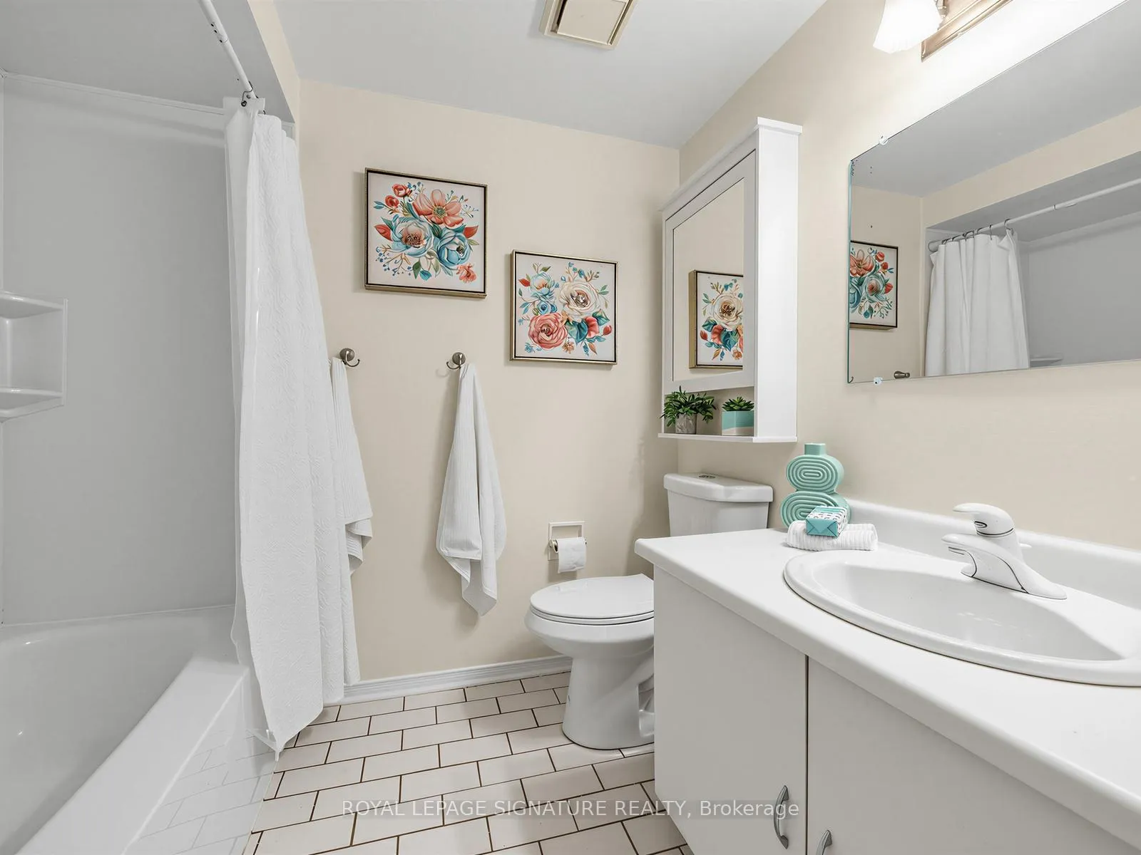 Photo 23 of 16 Ventris Drive, Ajax, Central West — HOMEH