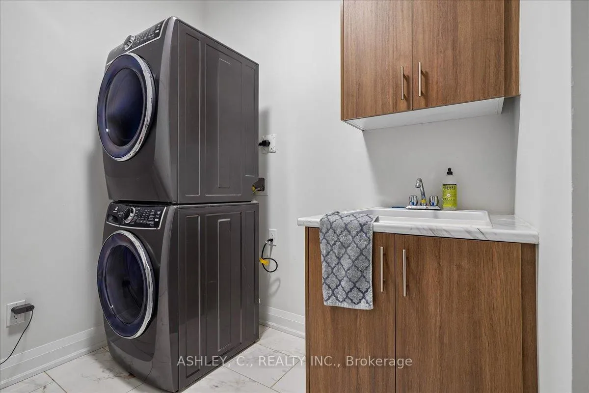 Photo 19 of 14 Trellanock Road, Brampton, Bram West — HOMEH