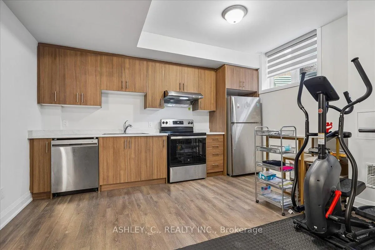 Photo 30 of 14 Trellanock Road, Brampton, Bram West — HOMEH