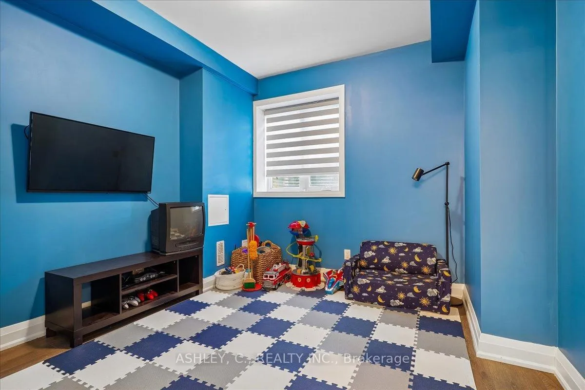 Photo 33 of 14 Trellanock Road, Brampton, Bram West — HOMEH