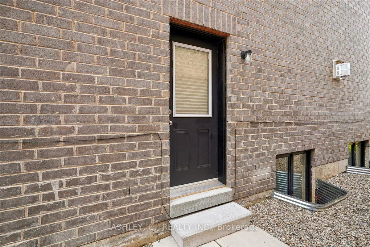 Photo 36 of 14 Trellanock Road, Brampton, Bram West — HOMEH
