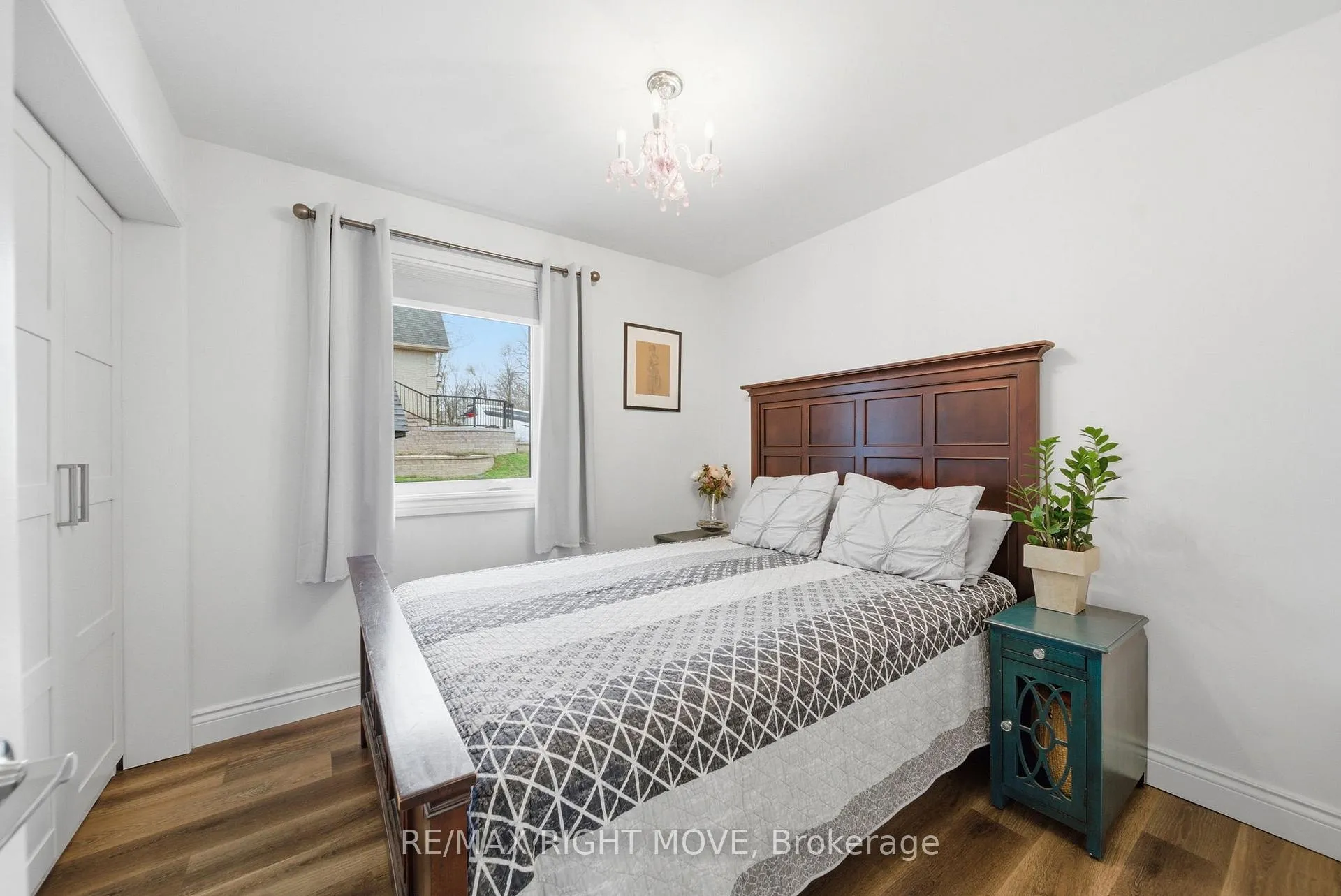 Photo 19 of 84 Brant Street W, Orillia — HOMEH