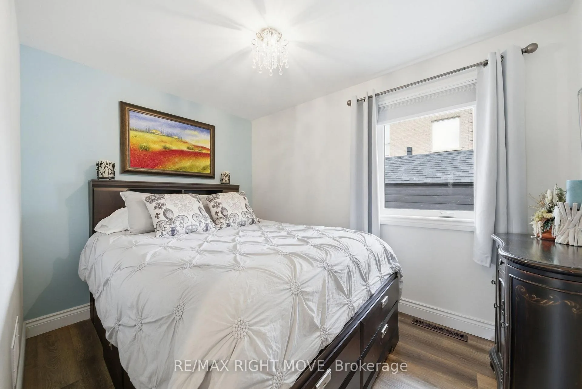 Photo 20 of 84 Brant Street W, Orillia — HOMEH
