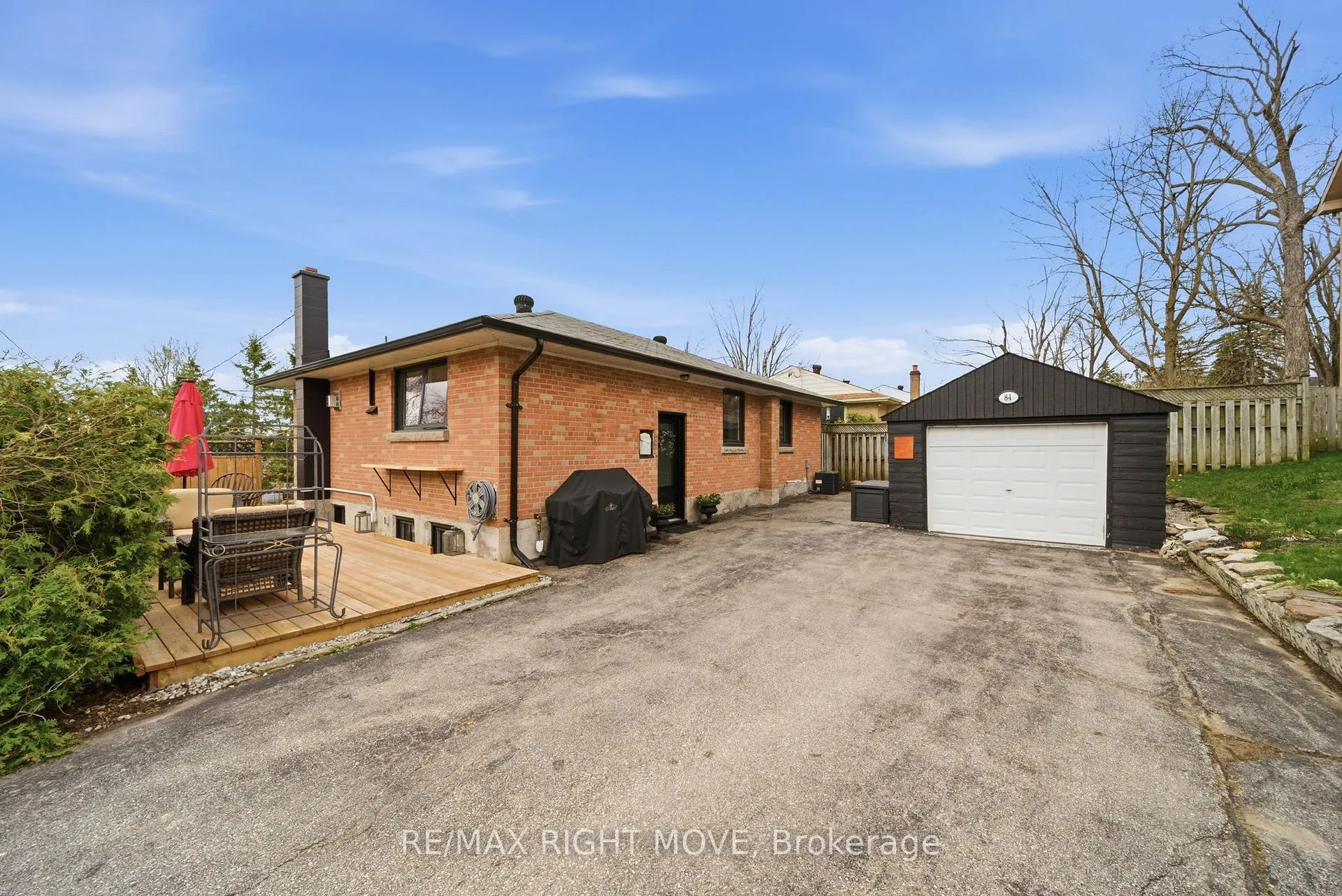 Photo 32 of 84 Brant Street W, Orillia — HOMEH