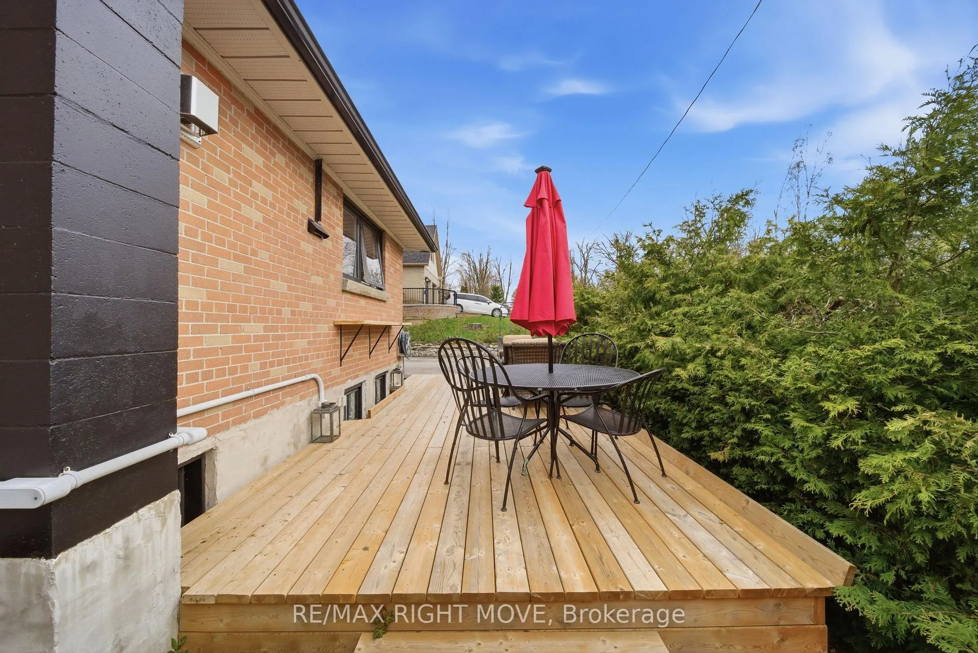 Photo 35 of 84 Brant Street W, Orillia — HOMEH