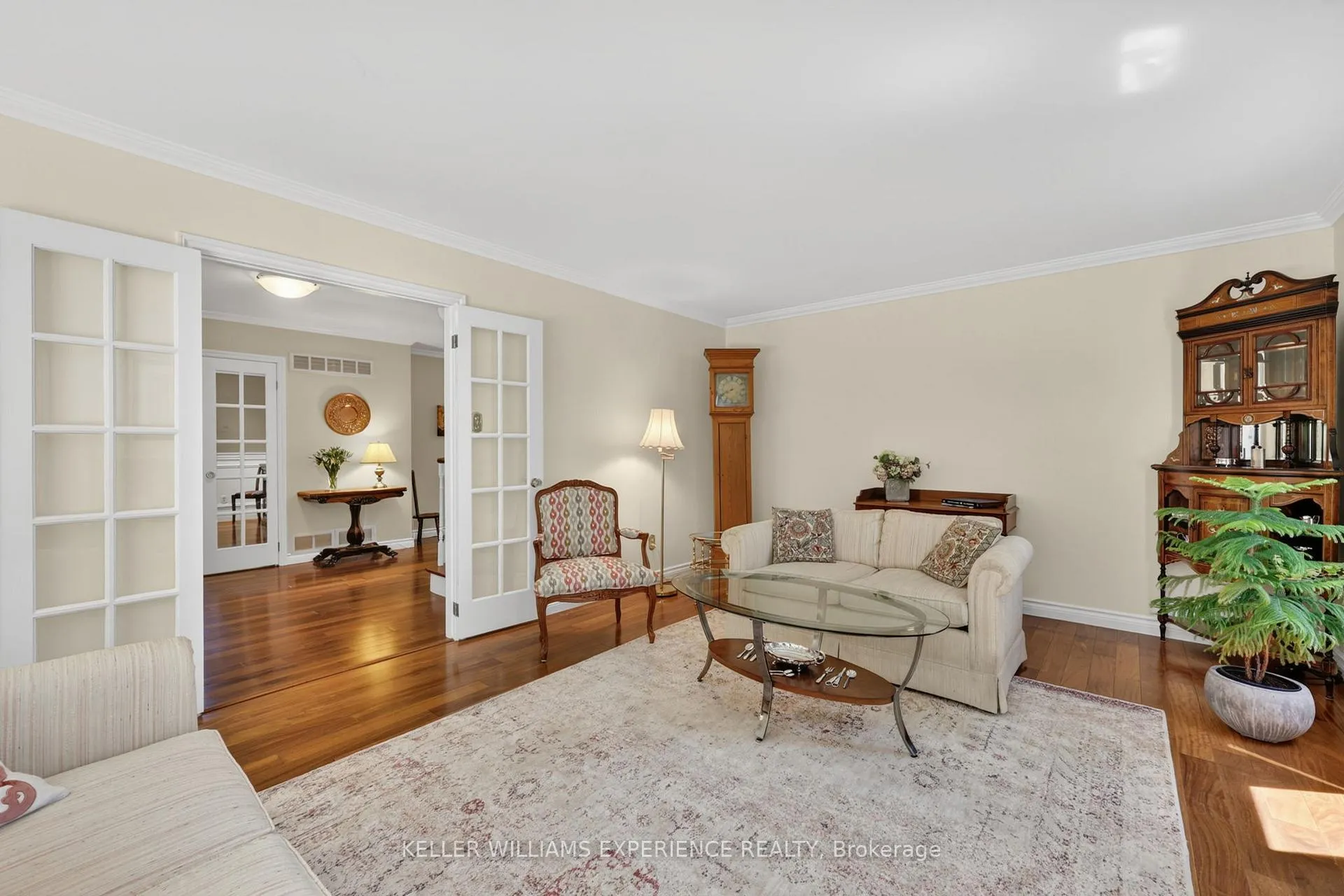 Photo 9 of 76 Royal Oak Drive, Barrie, South Shore — HOMEH