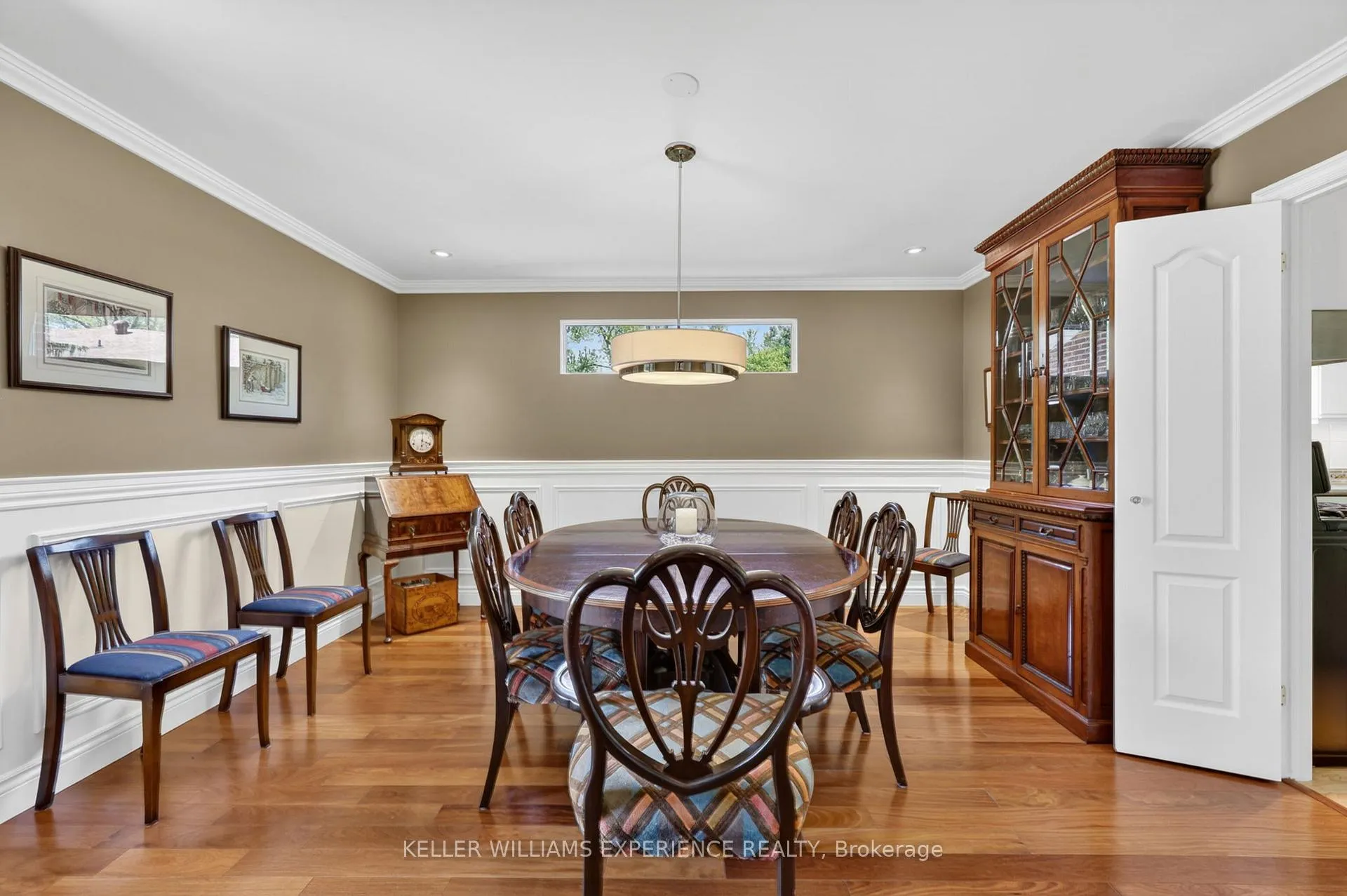 Photo 11 of 76 Royal Oak Drive, Barrie, South Shore — HOMEH