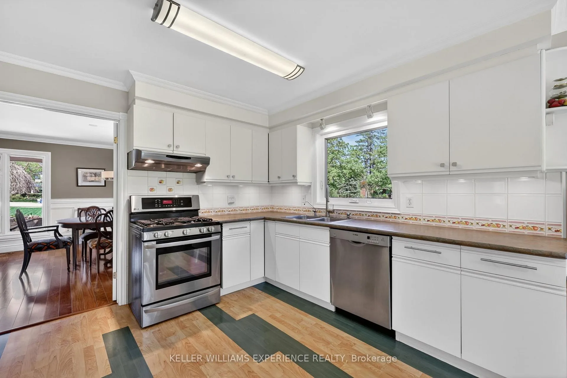 Photo 16 of 76 Royal Oak Drive, Barrie, South Shore — HOMEH