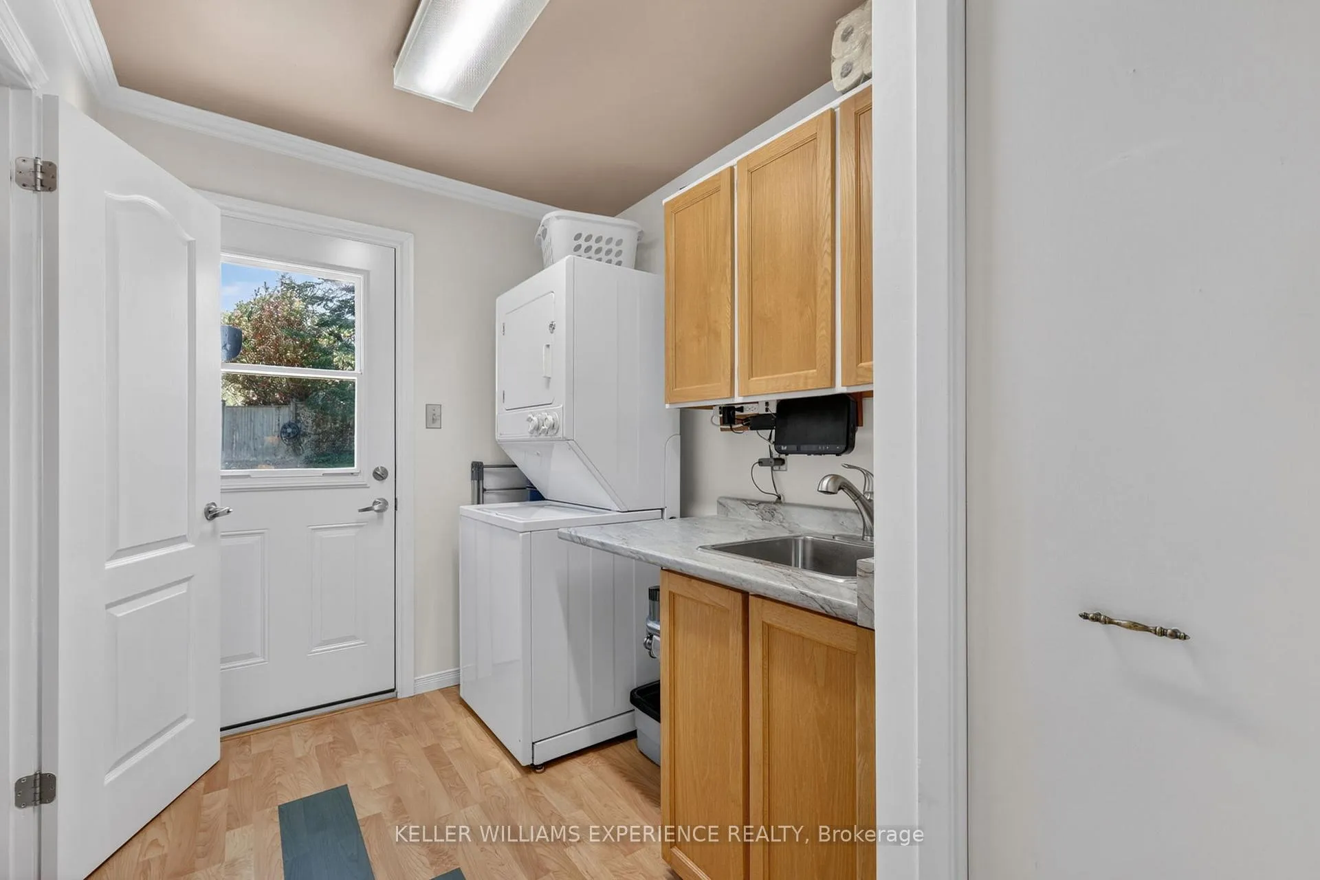 Photo 21 of 76 Royal Oak Drive, Barrie, South Shore — HOMEH