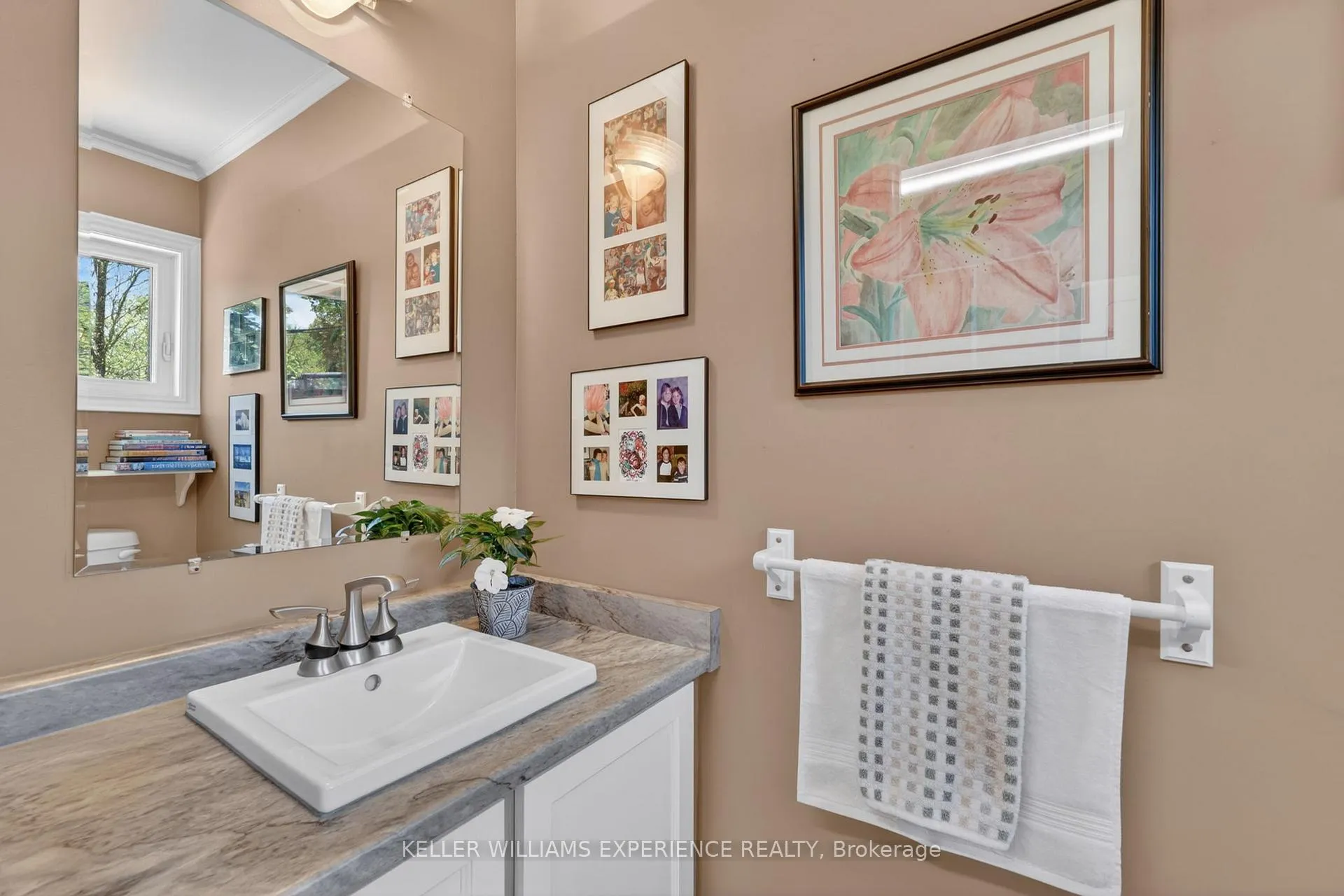 Photo 22 of 76 Royal Oak Drive, Barrie, South Shore — HOMEH