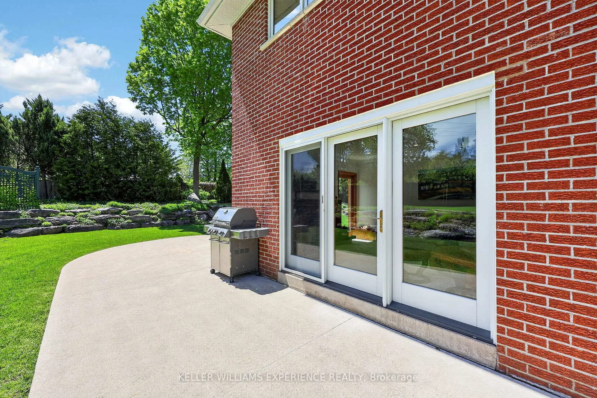 Photo 39 of 76 Royal Oak Drive, Barrie, South Shore — HOMEH