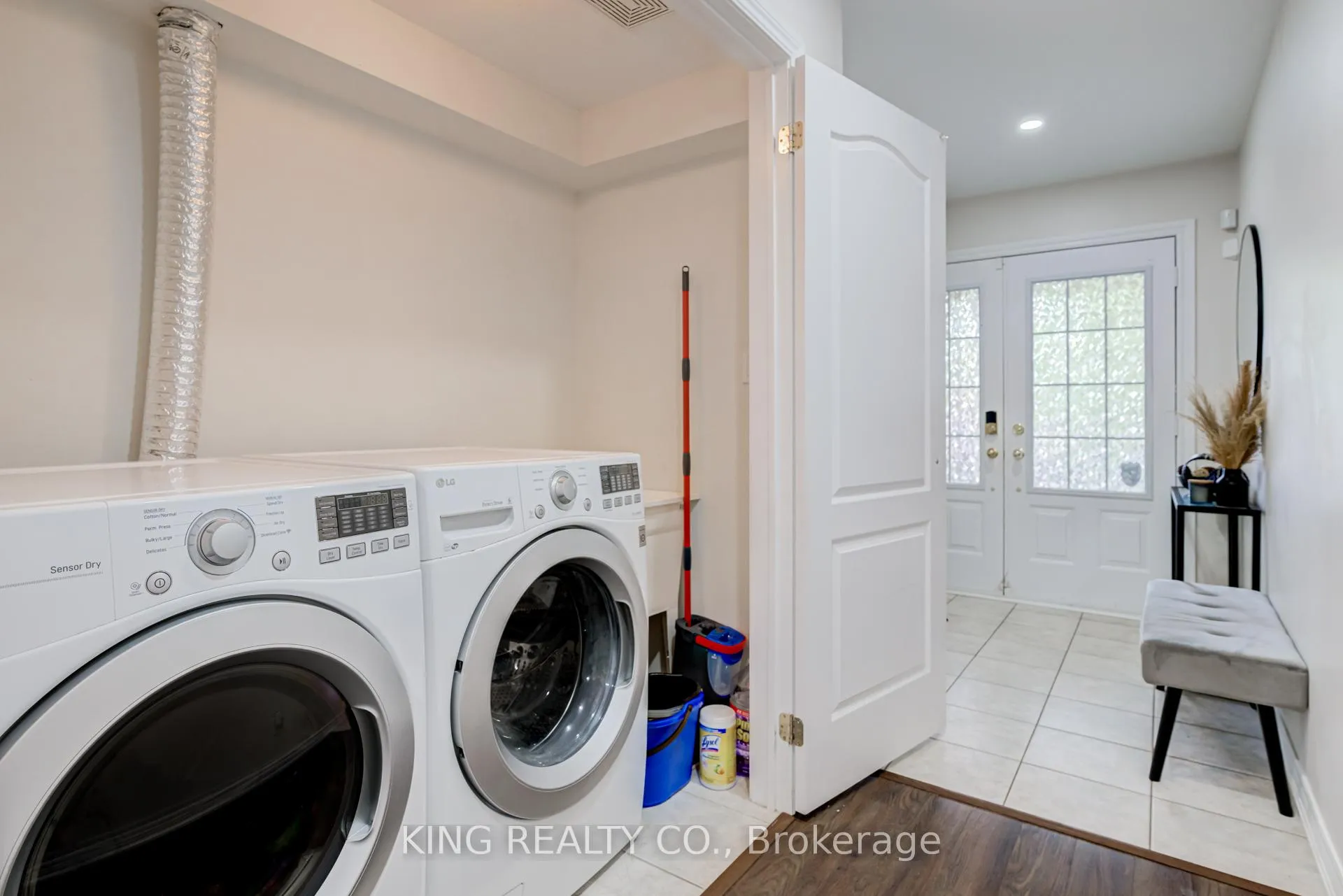 Photo 11 of 18 Tollgate Street, Brampton, Heart Lake — HOMEH