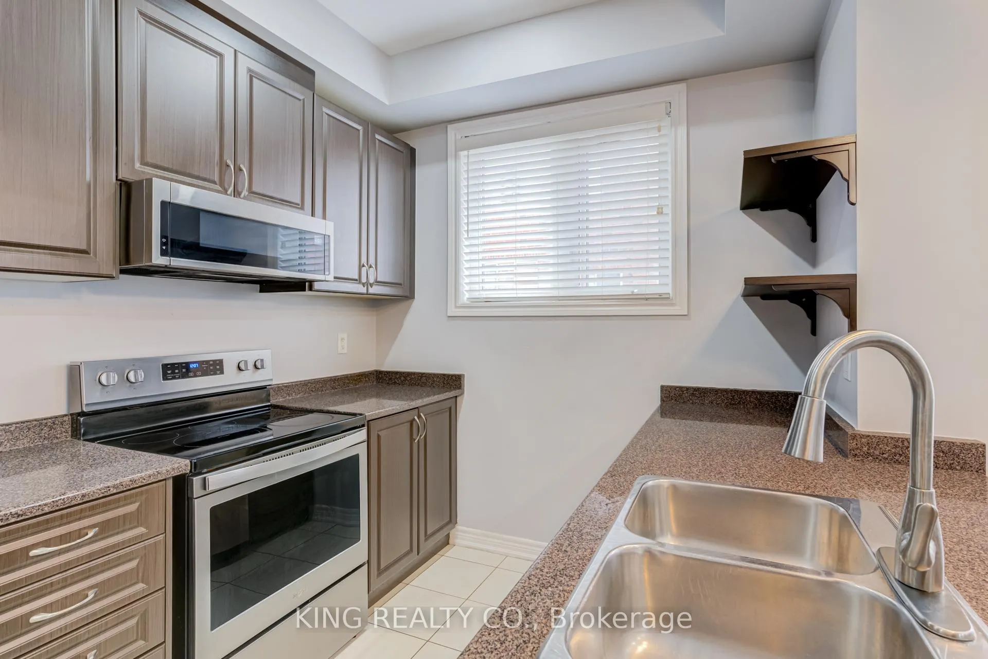 Photo 20 of 18 Tollgate Street, Brampton, Heart Lake — HOMEH