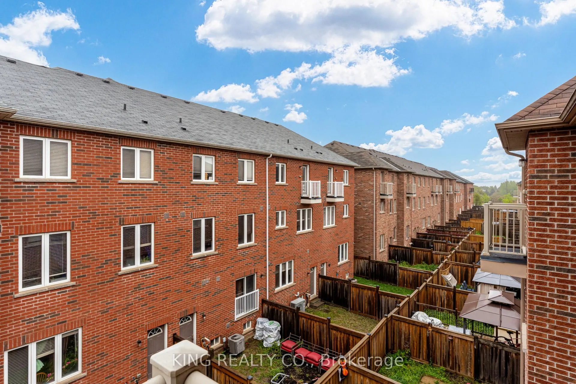 Photo 33 of 18 Tollgate Street, Brampton, Heart Lake — HOMEH