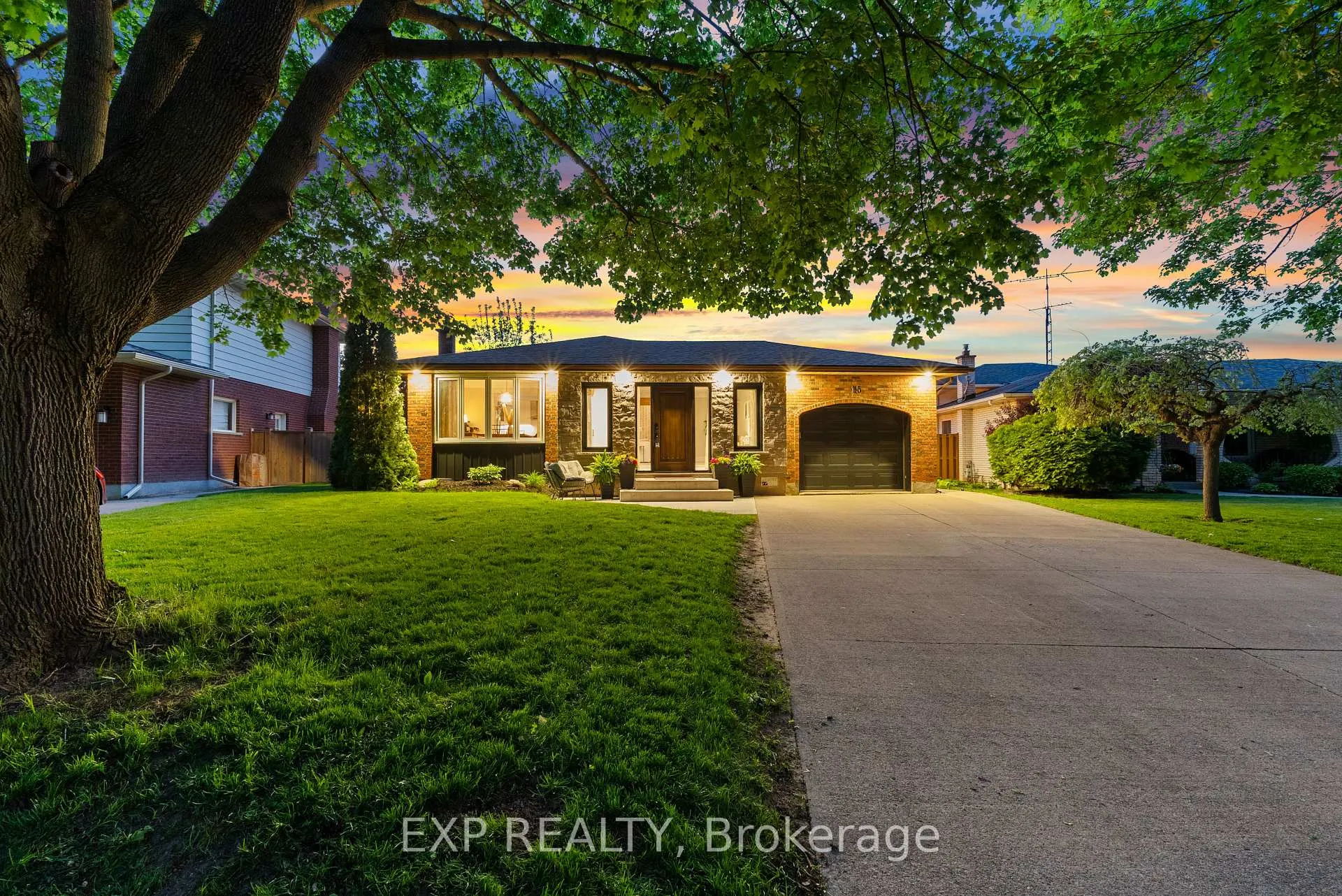Photo 3 of 15 Chatham Road, St. Catharines, Carlton/Bunting — HOMEH