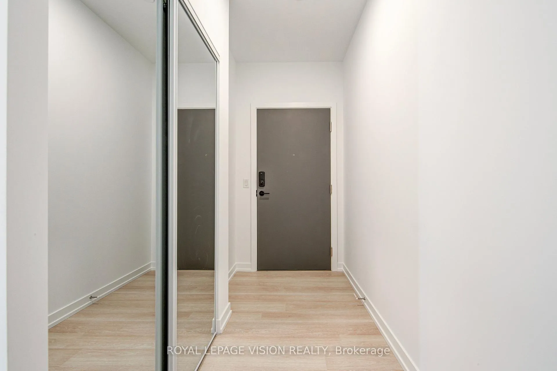 Photo 4 of Unit A-2403, 9763 Markham Road, Markham, Greensborough — HOMEH